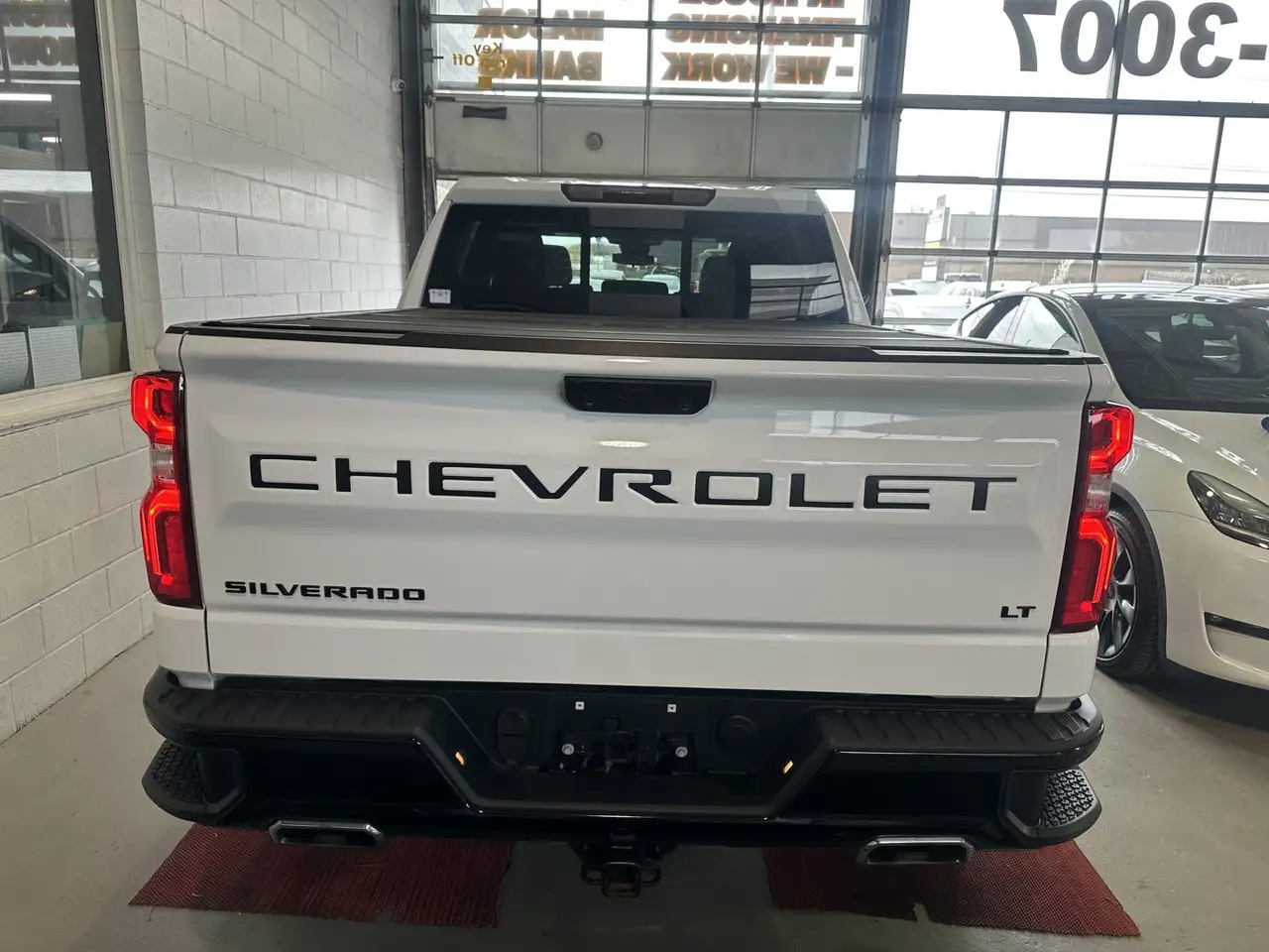 Chevrolet Silverado 1500 снимка Chevrolet Silverado 1500