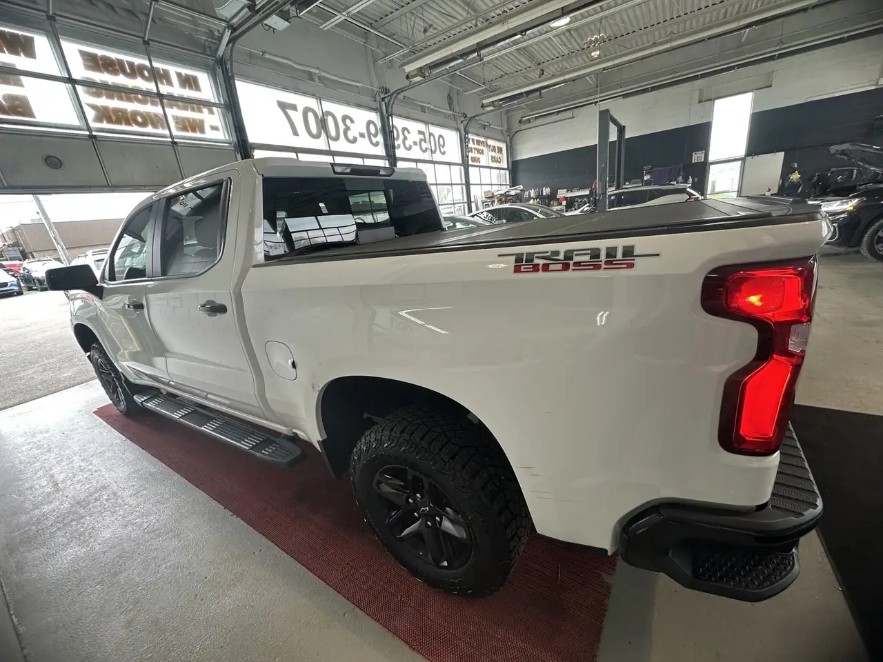 Chevrolet Silverado 1500 снимка Chevrolet Silverado 1500