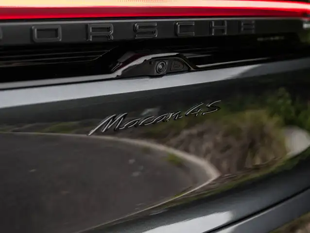 Porsche Macan view 29