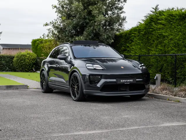 Porsche Macan view 19