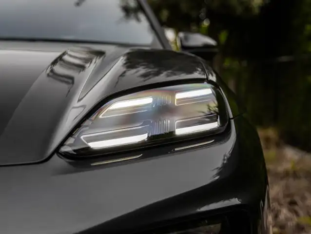 Porsche Macan view 14