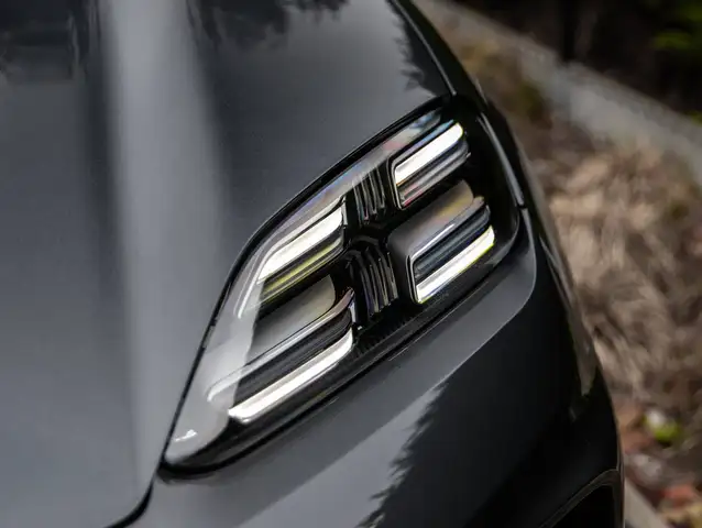 Porsche Macan view 13