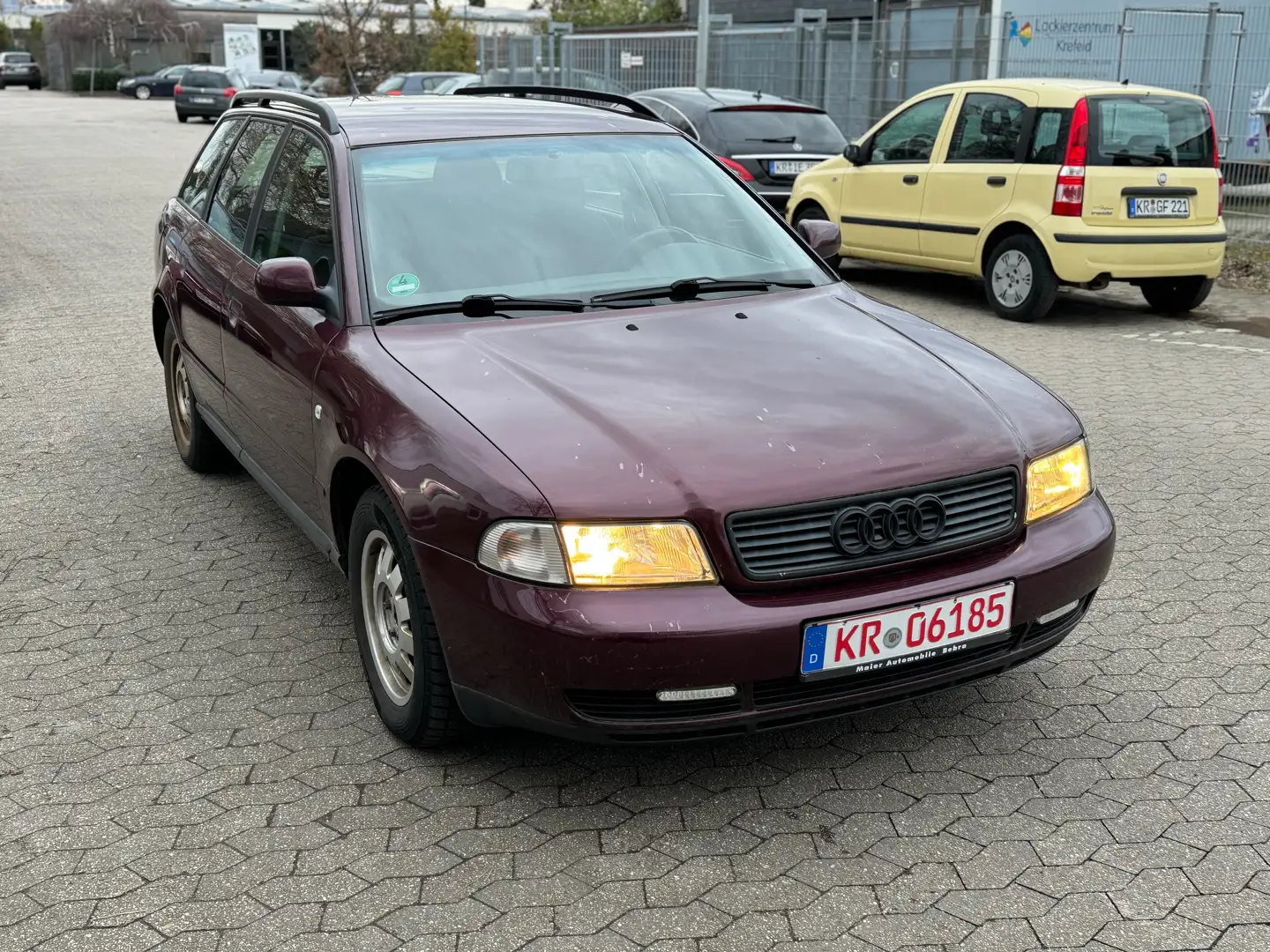 Audi A4 Avant 1.8 Czerwony - 2
