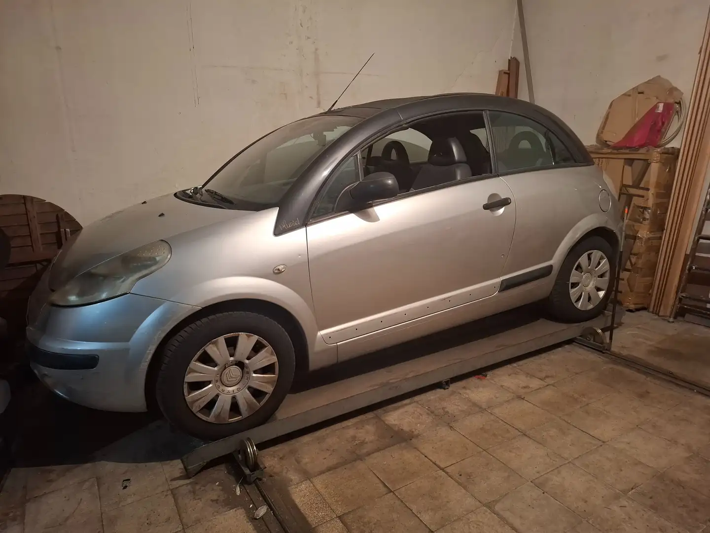 Citroen C3 C3 Pluriel 1.4 hdi Pack Techno 70cv Серебристый - 1