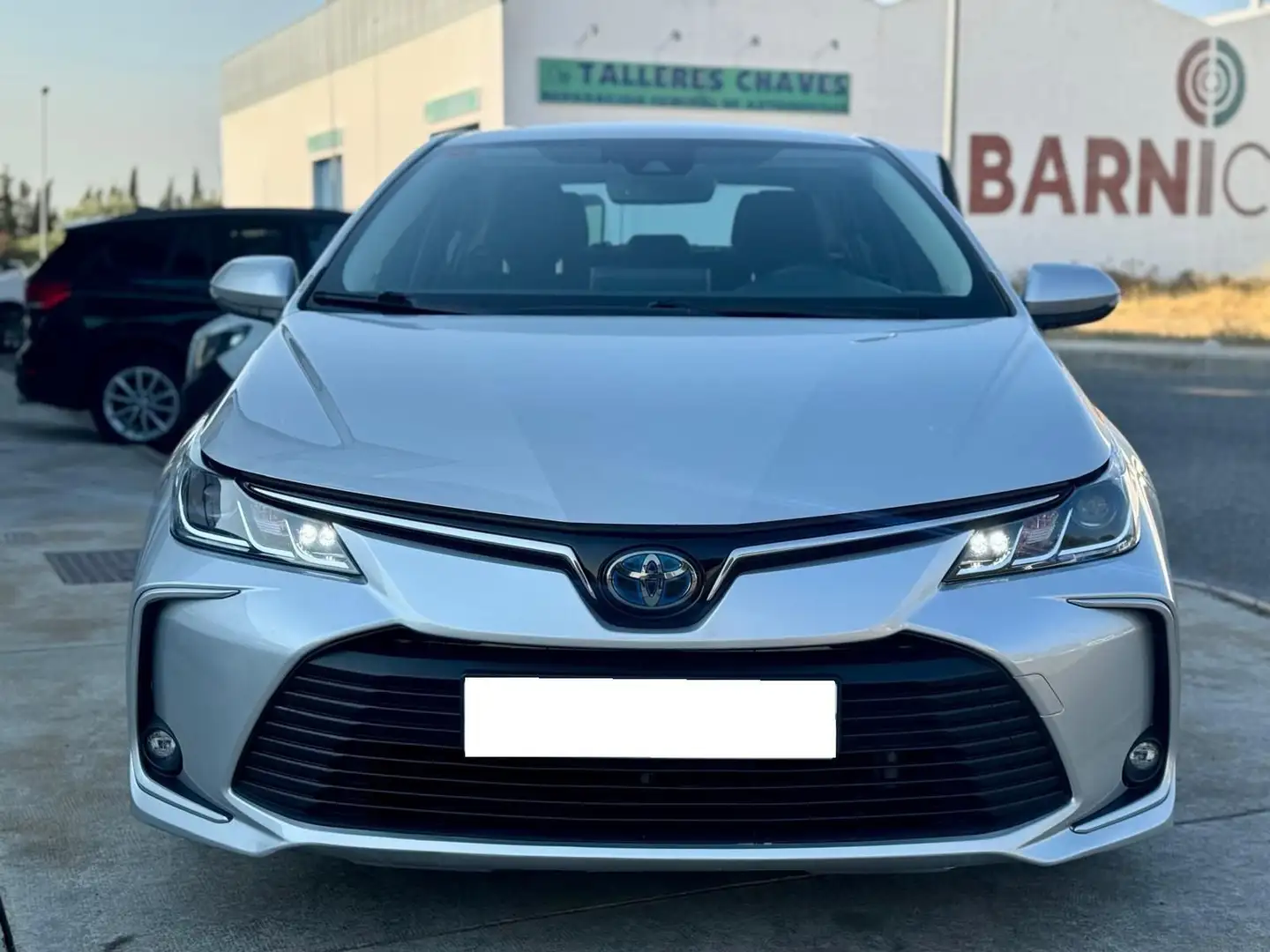 Toyota Corolla 1.8 125cv E-CVT Business Plus Silber - 2