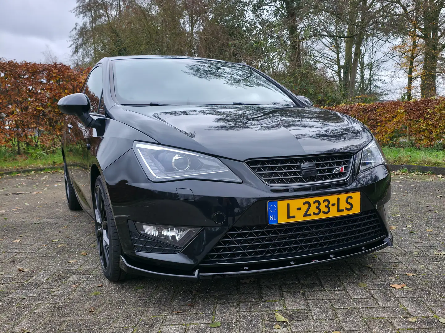 SEAT Ibiza Ibiza 1.4 TSI Cupra Czarny - 1
