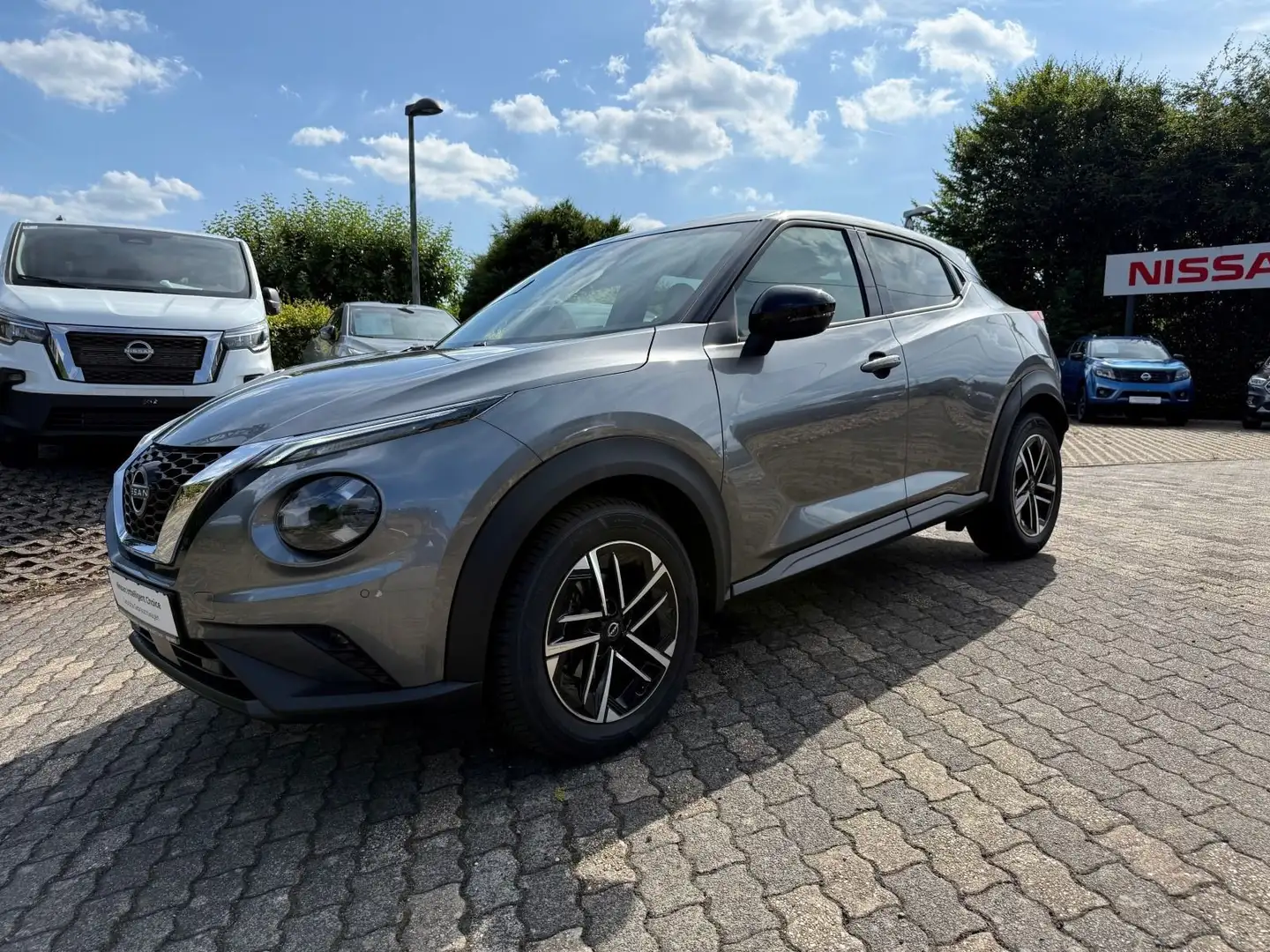 Nissan Juke N-Connecta 114PS Gris - 2