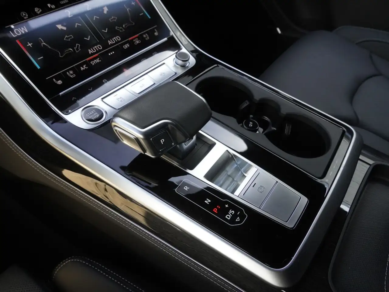 Audi Q7 снимка Audi Q7