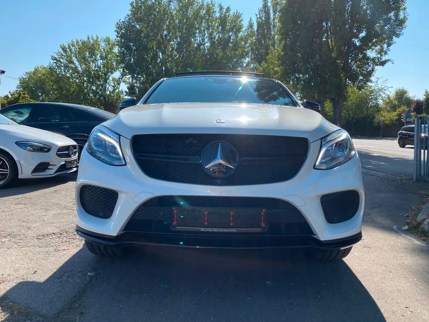 Mercedes-Benz GLE 500 4M Coupé *AMG/Distr+/Pano/Night/Airmatic Weiß - 2