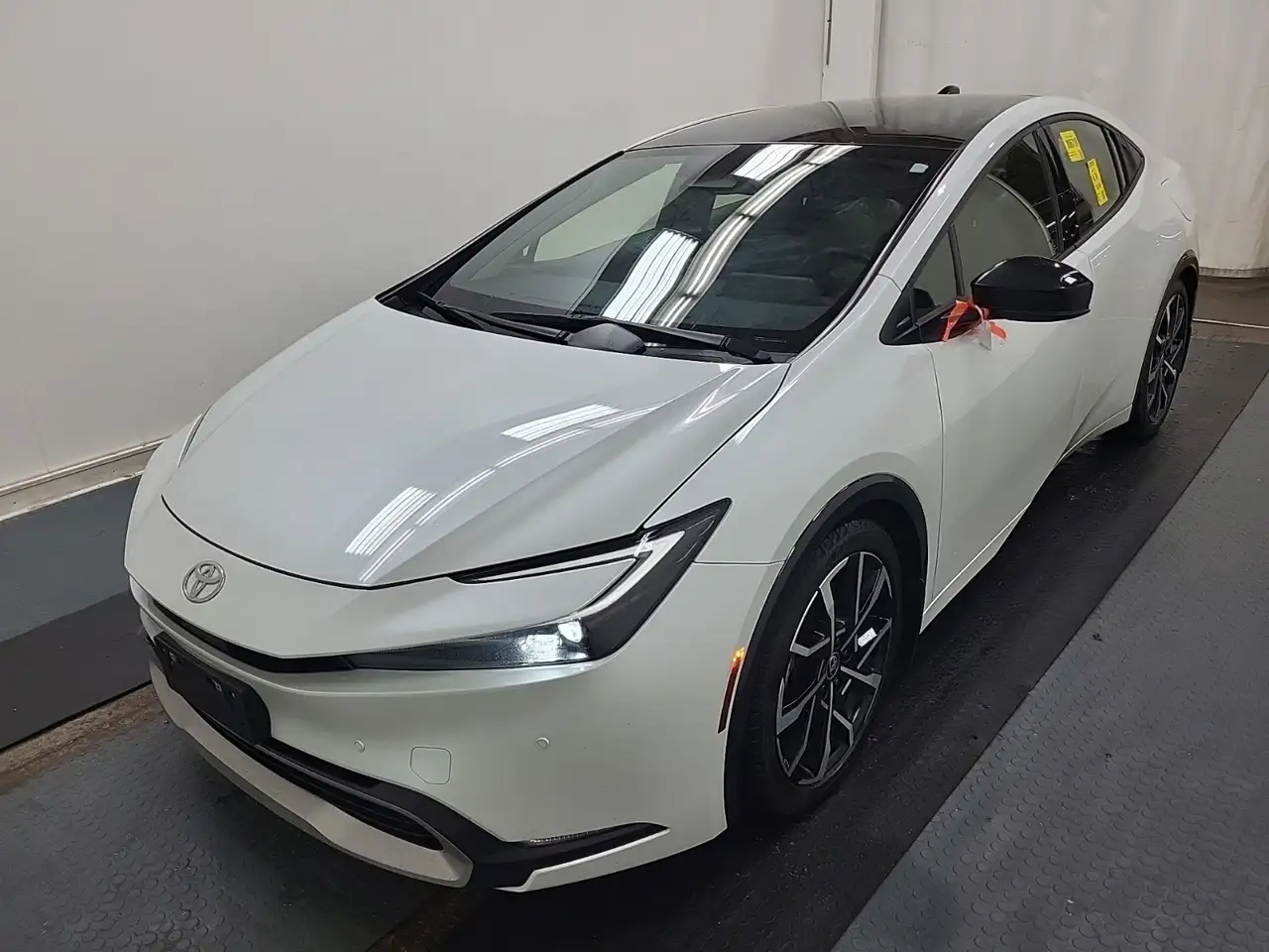 Toyota Prius Prime снимка Toyota Prius Prime