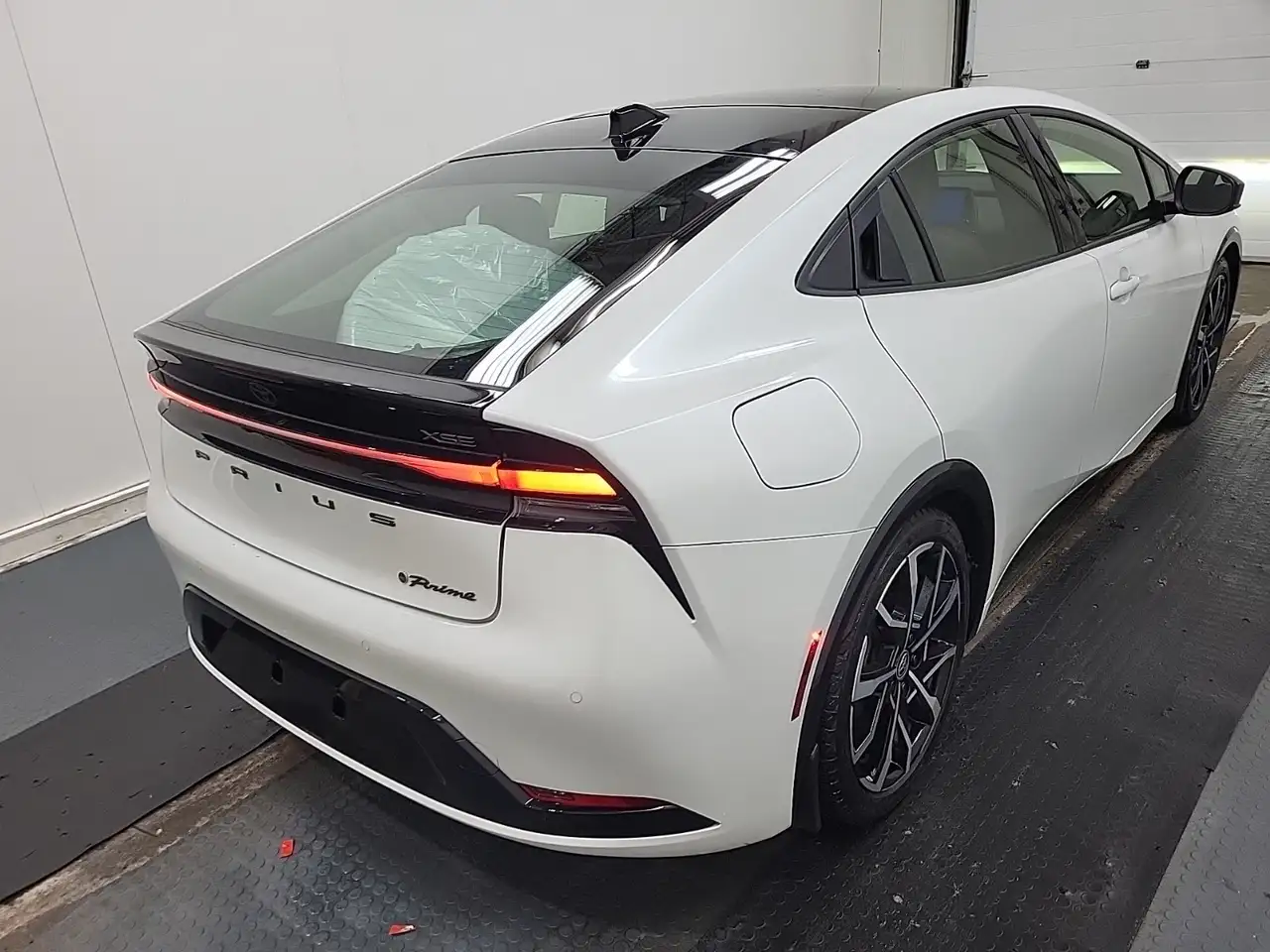 Toyota Prius Prime снимка Toyota Prius Prime