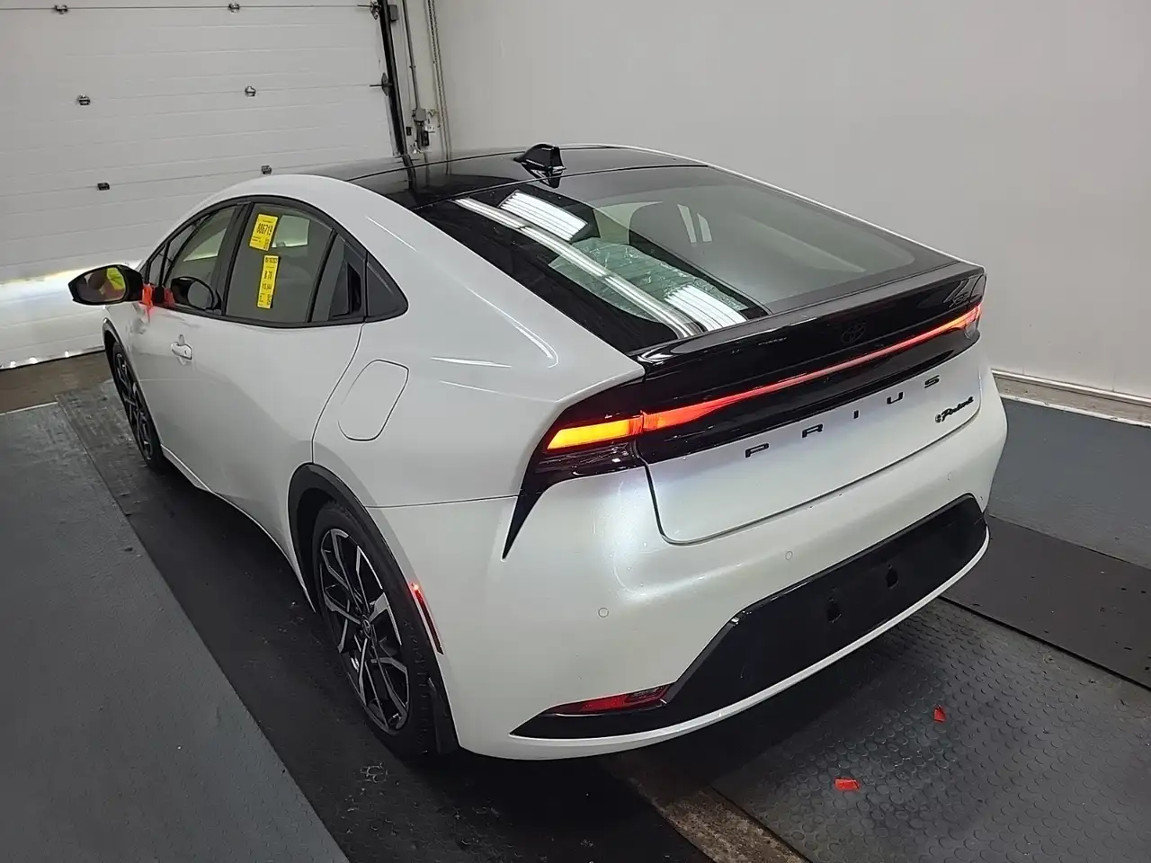 Toyota Prius Prime снимка Toyota Prius Prime