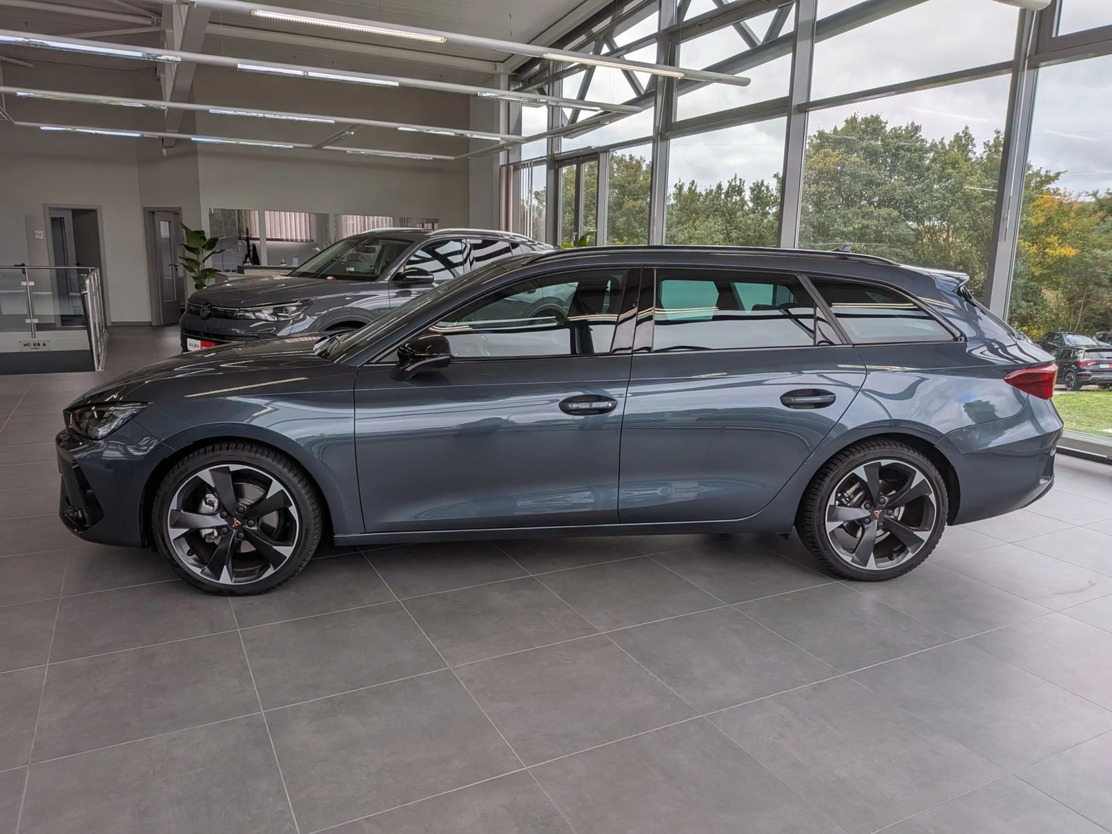 CUPRA Leon 1.5 eTSI DSG DYNAMIC-EDGE-PAKET CAM AHK 18" — photo 5