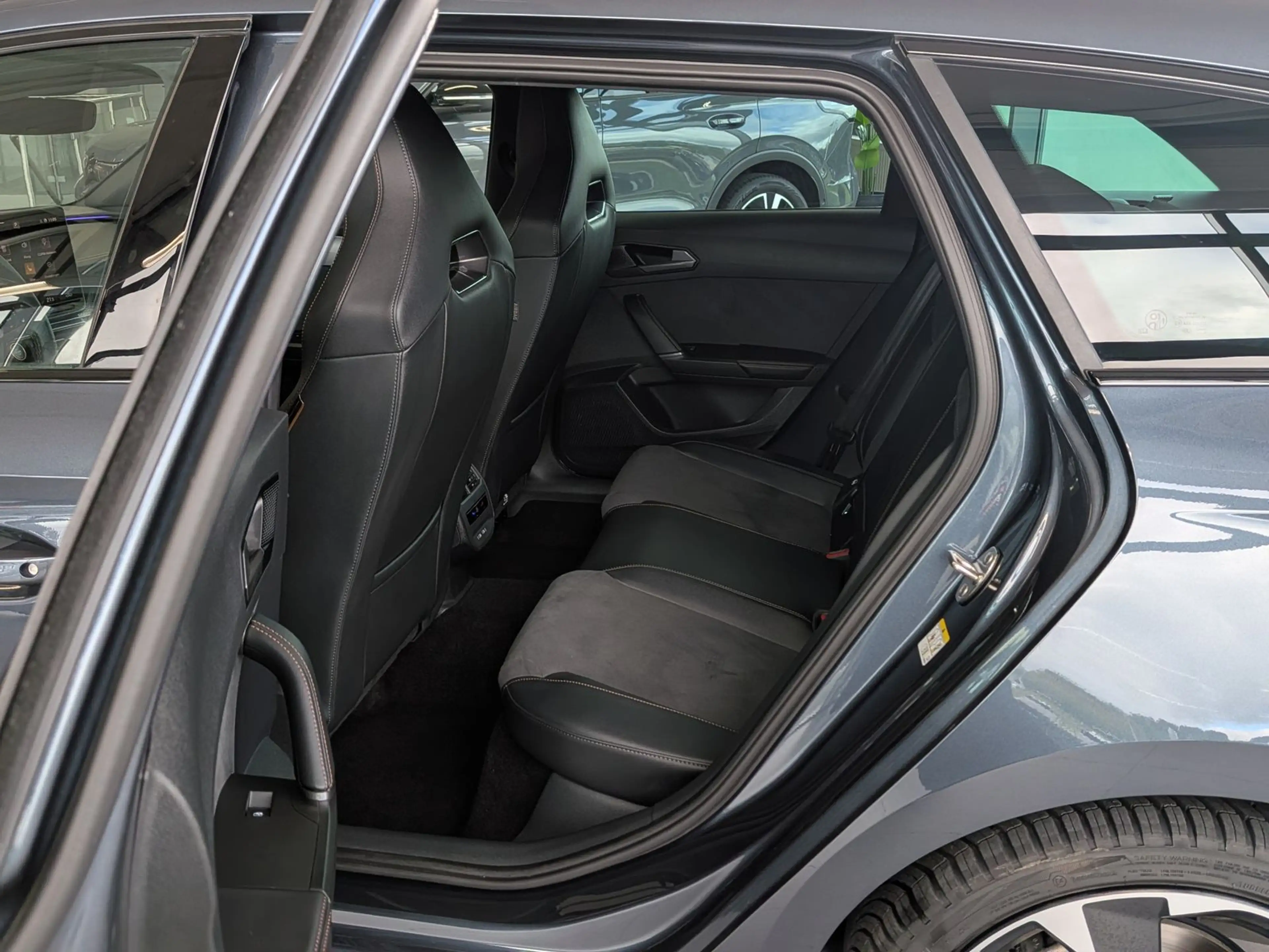 CUPRA Leon 1.5 eTSI DSG DYNAMIC-EDGE-PAKET CAM AHK 18" — photo 14