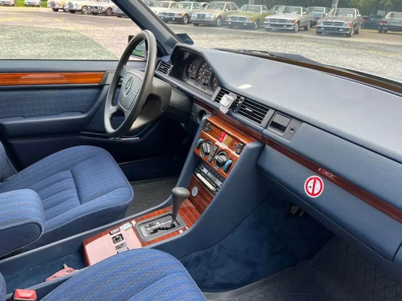 Mercedes-Benz E 230 1.Hand / Scheckheft /Automatik/ 33139 km, foto 11