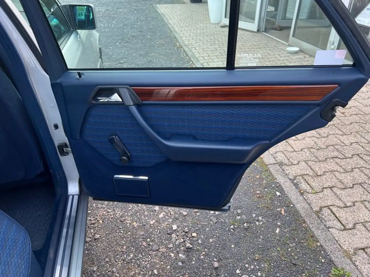 Mercedes-Benz E 230 1.Hand / Scheckheft /Automatik/ 33139 km, foto 9