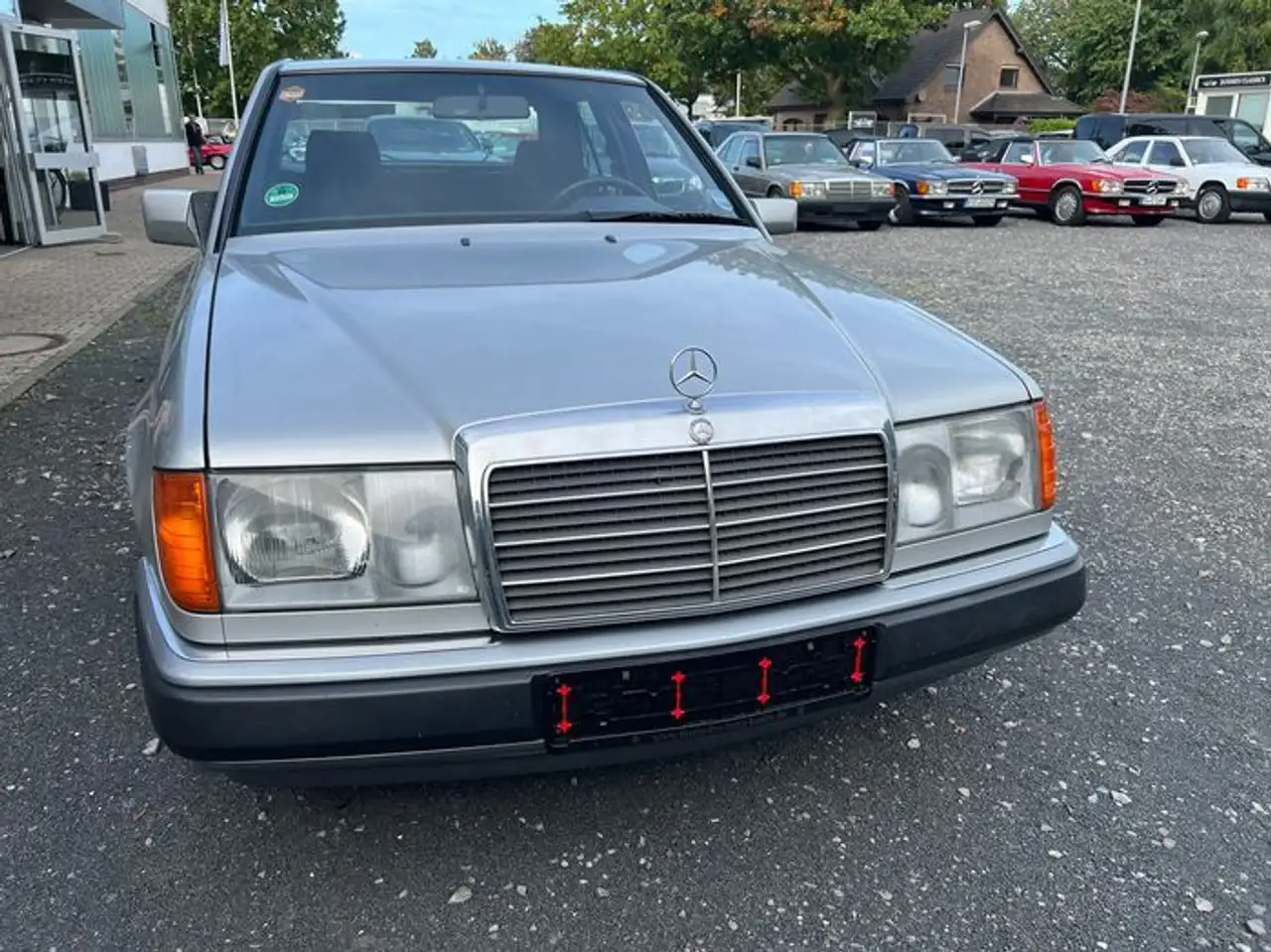 Mercedes-Benz E 230 1.Hand / Scheckheft /Automatik/ 33139 km, foto 4
