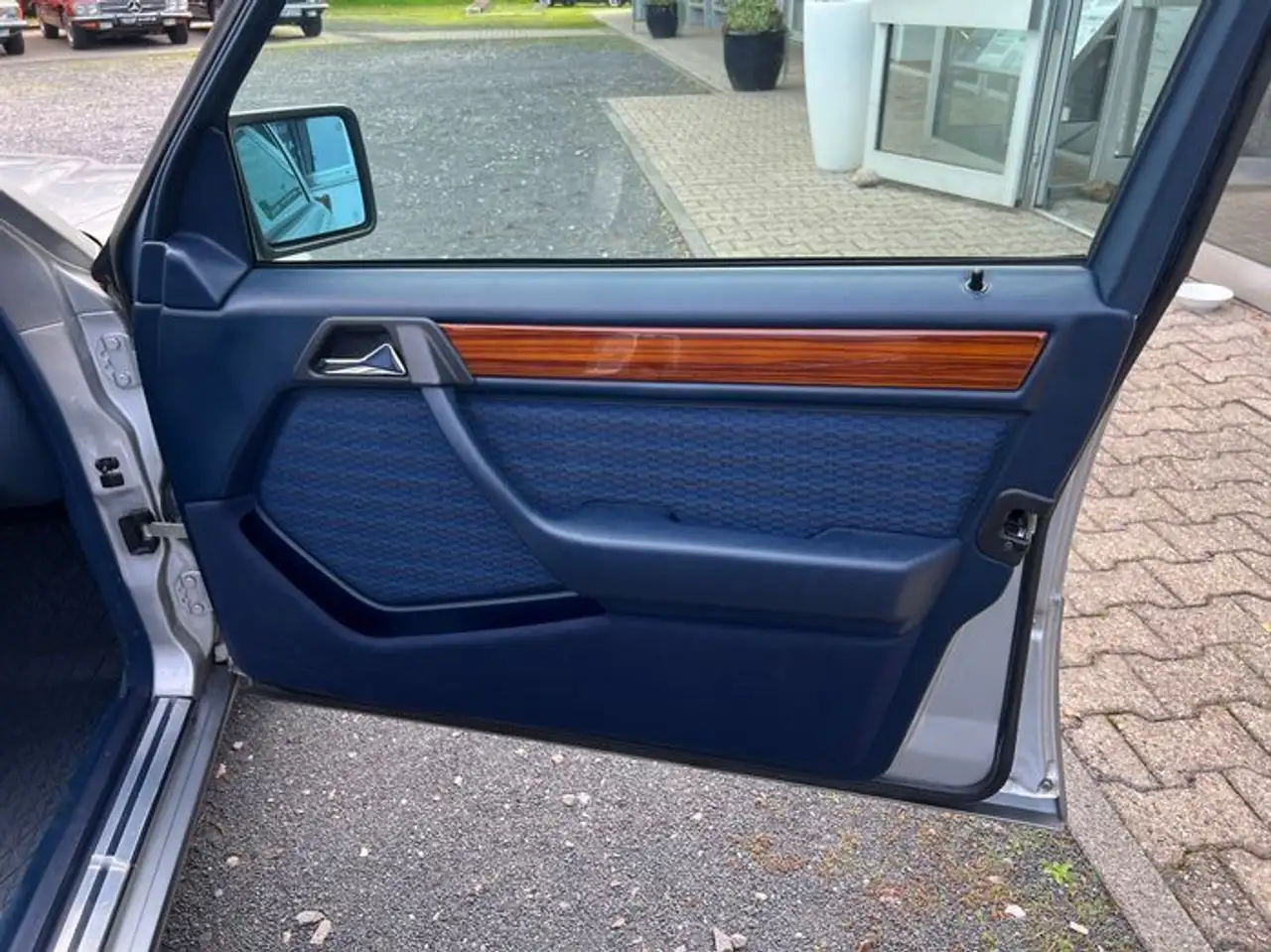 Mercedes-Benz E 230 1.Hand / Scheckheft /Automatik/ 33139 km, foto 10