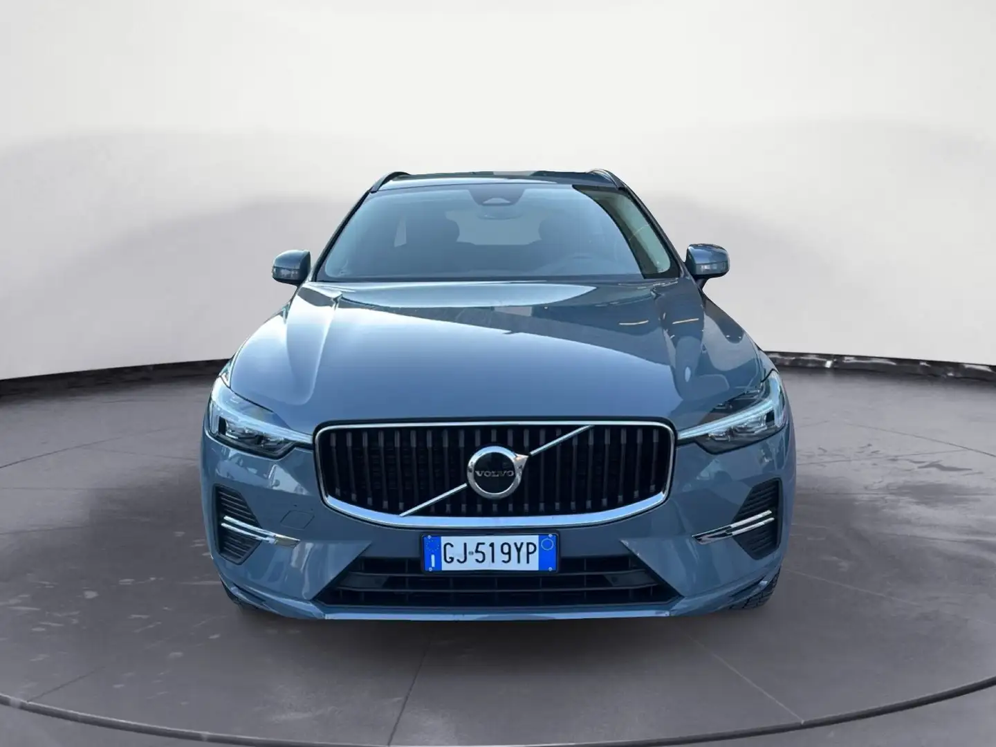 Volvo XC60 XC60 B4 D AWD Momentum Auto Grigio - 2