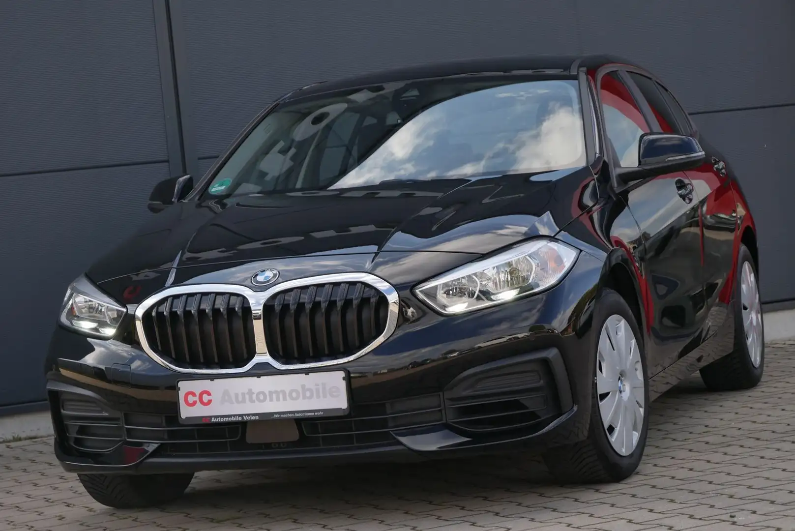 BMW 116 i Neues Modell"Navigation"LiveCockpit"PDC"SH Black - 2