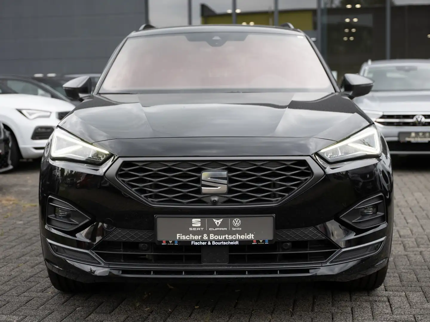 SEAT Tarraco 2.0 TDI FR 4Drive NAV PANO AHK 360° B Zwart - 2