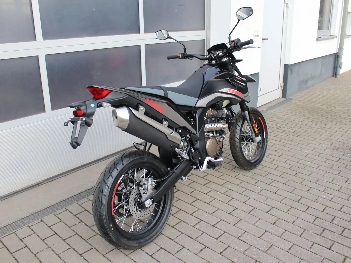Malaguti XSM 125 ABS verschiedene Farben Bílá - 2