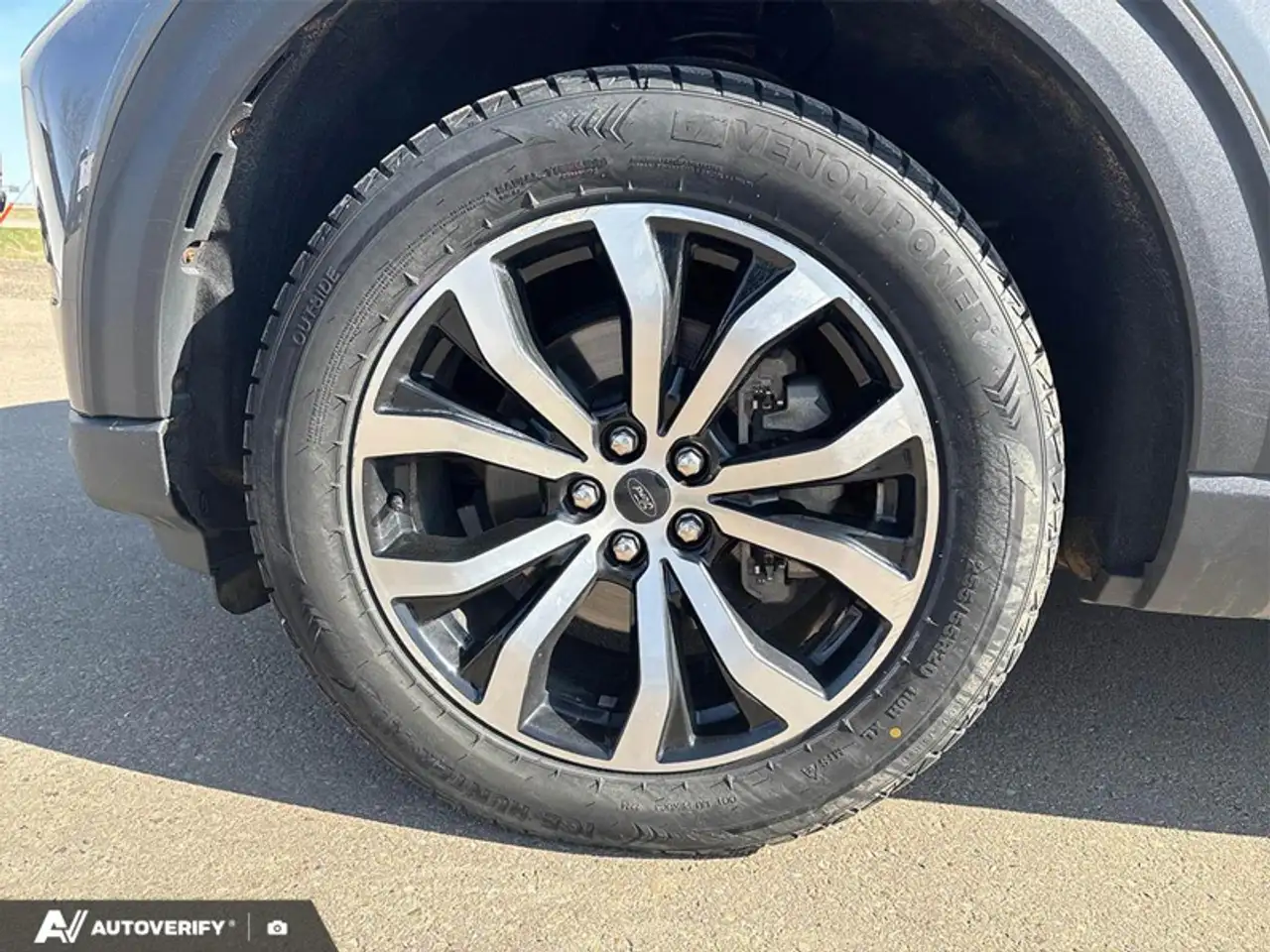 Ford Explorer photo Ford Explorer