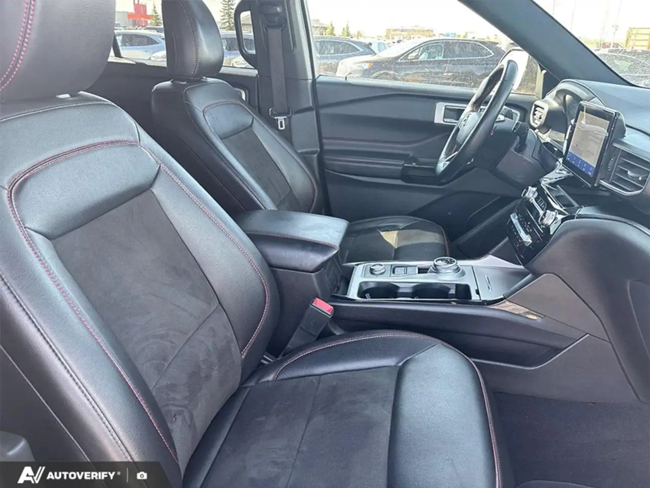 Ford Explorer photo Ford Explorer