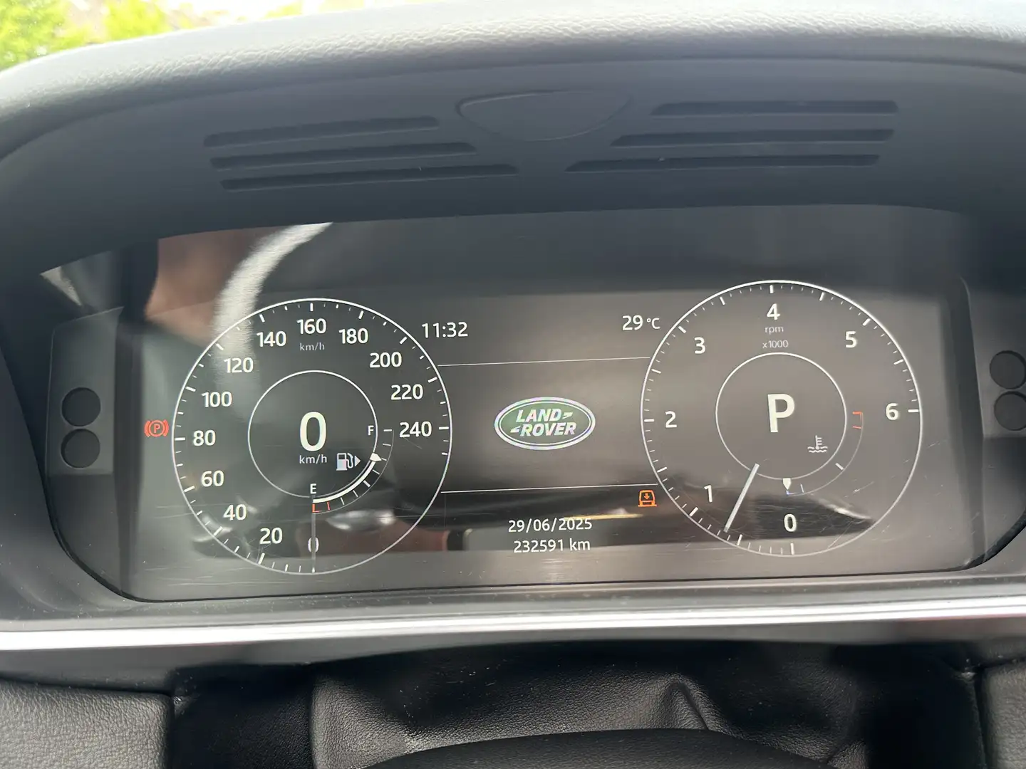 Land Rover Range Rover Sport 3.0 TDV6 HSE Dynamic Zwart - 2