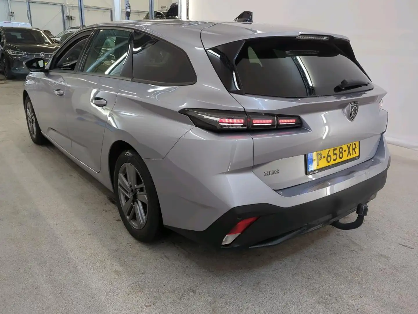 Peugeot 308 SW 1.2 Active Pack Business NL-Auto | Volledig Ond Grijs - 2