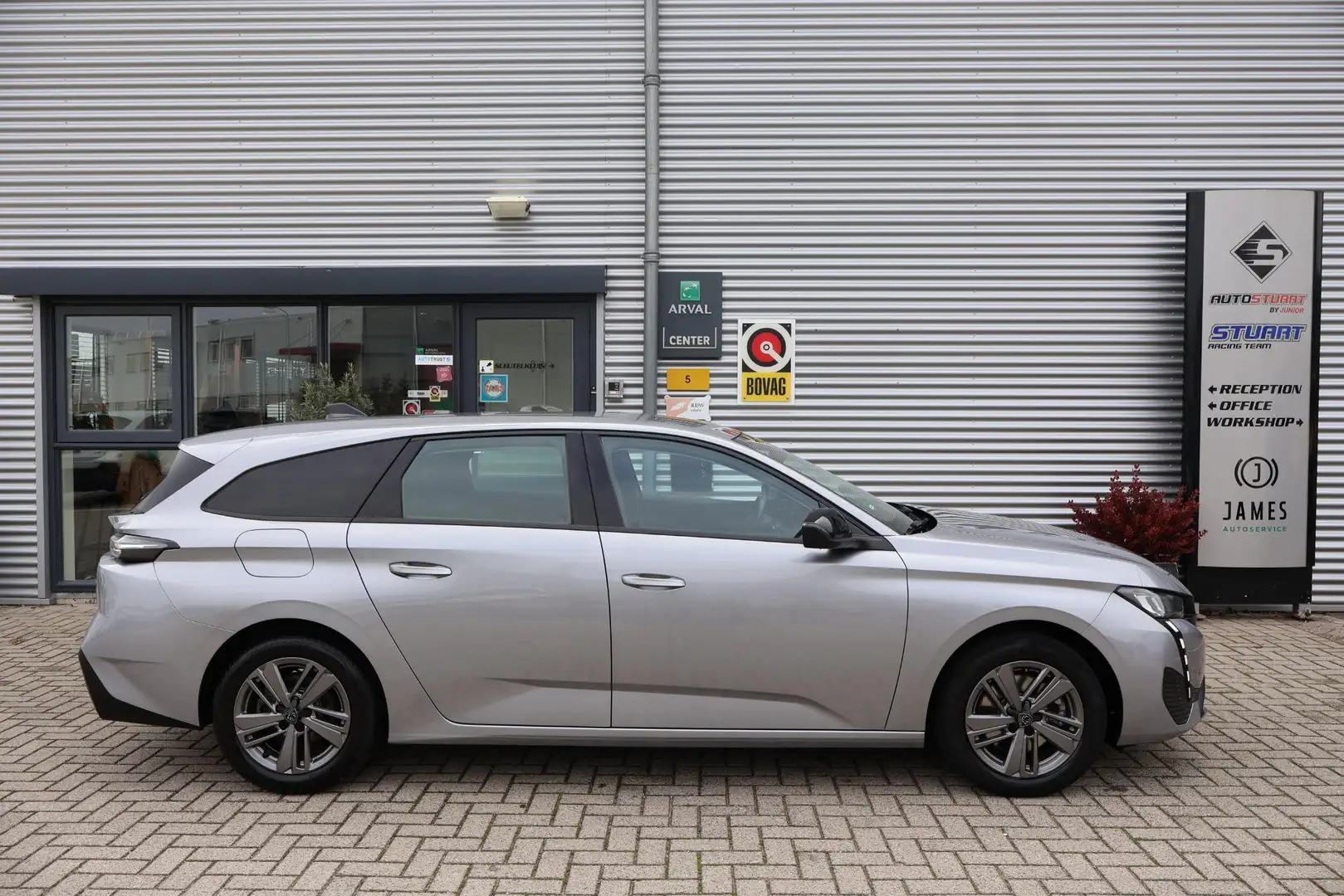 Peugeot 308 SW 1.2 Active Pack Business 1e Eigenaar | NL-Auto Gris - 2