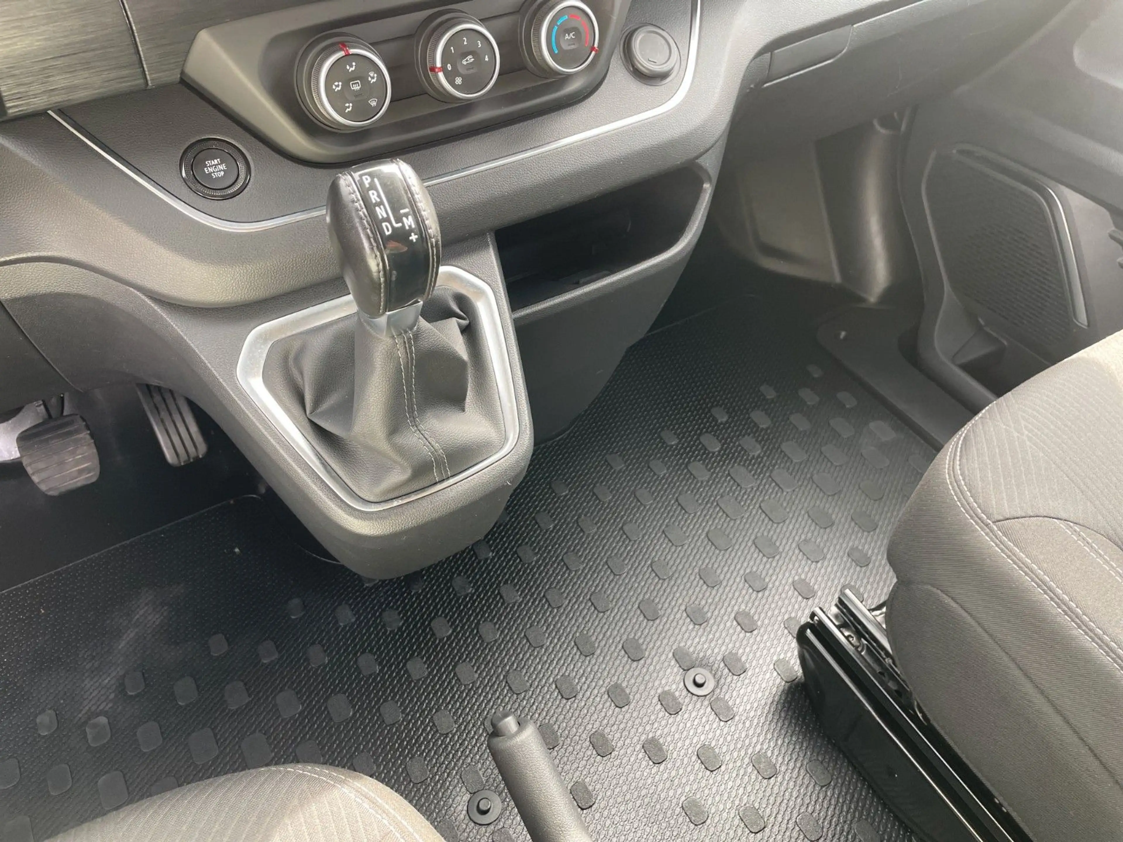 Nissan Primastar TEKNA 170 PS ( * DESIGN - PAKET * ) — photo 15