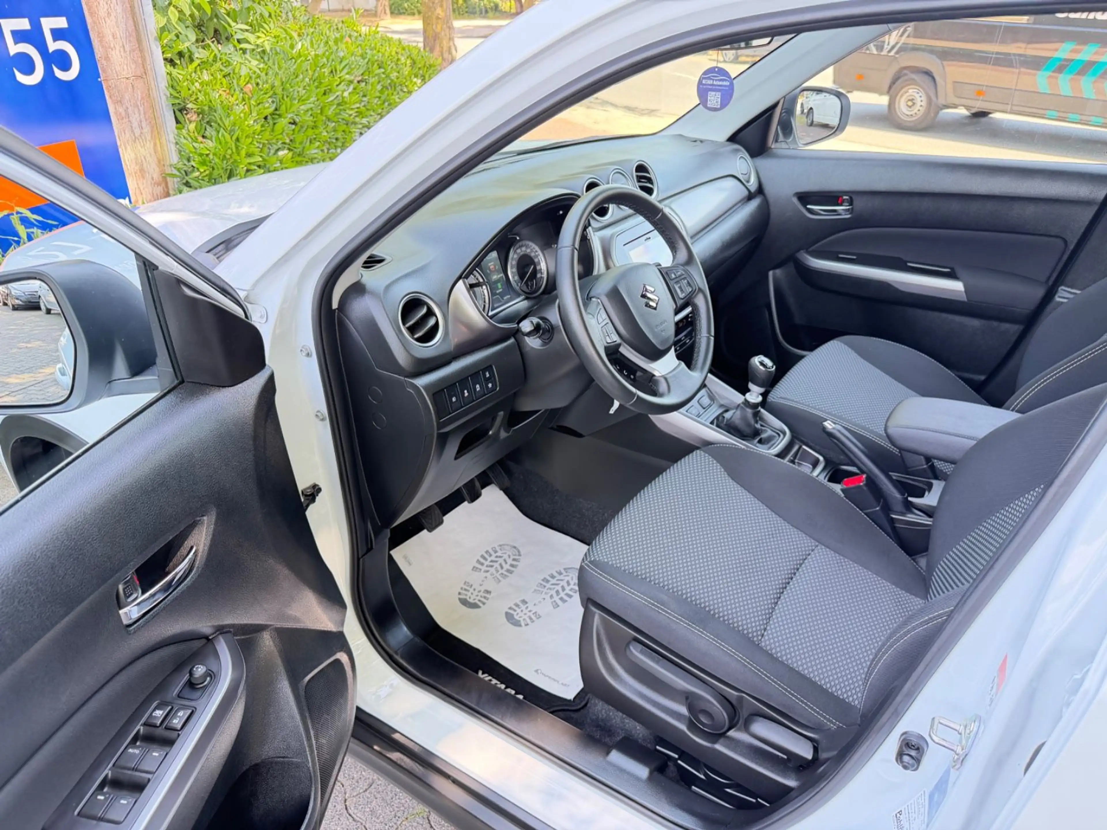 Suzuki Vitara 1.4 Mild-Hybrid Club*1.HAND*LED*KAMERA* — photo 11