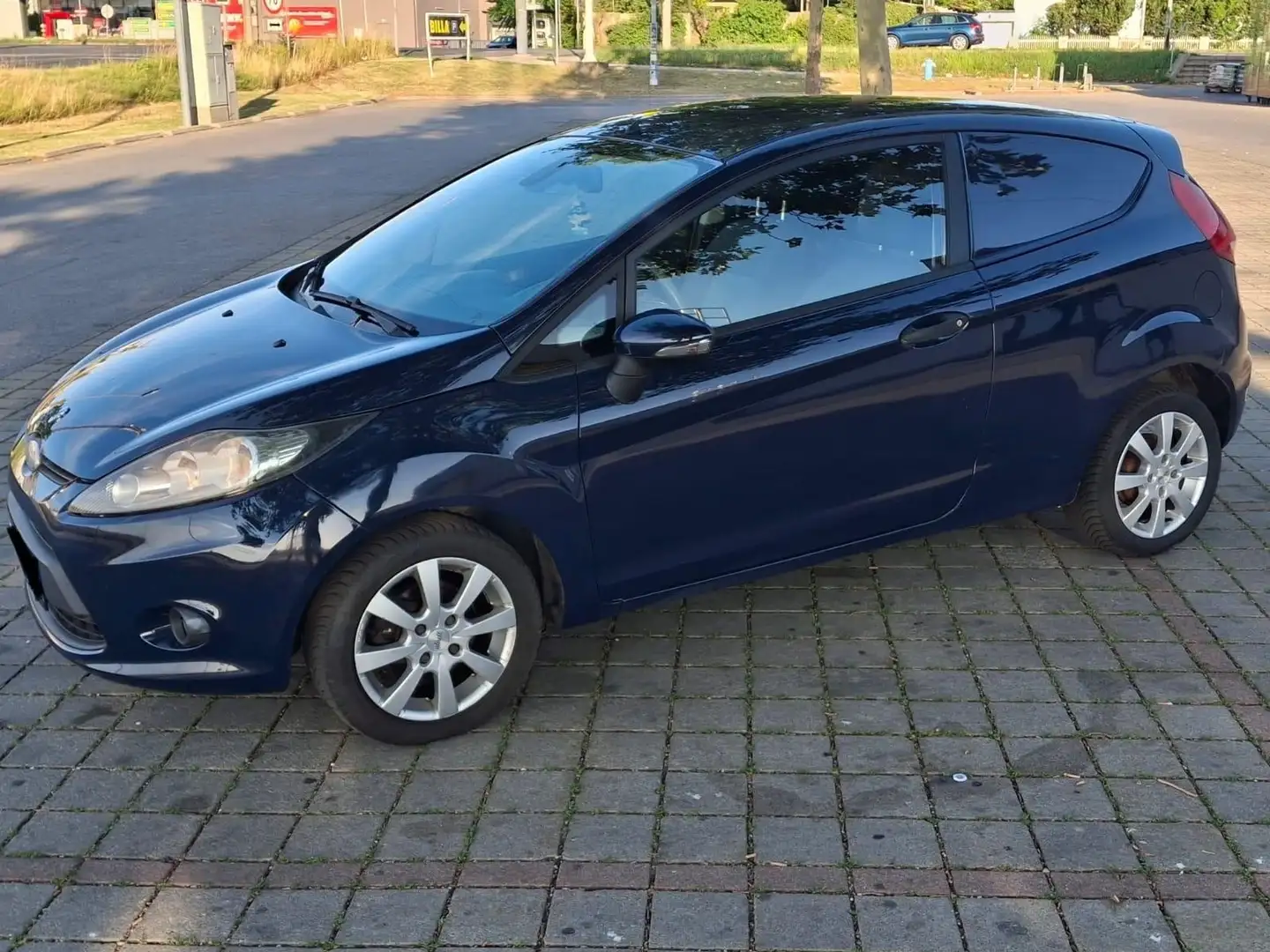 Ford Fiesta 1,25 Bj.2009 1980€ Blau - 1