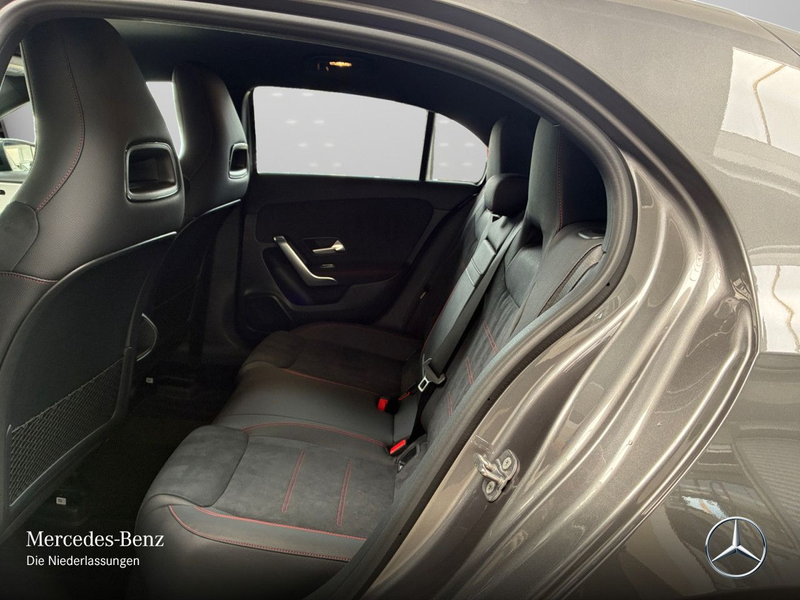 Mercedes-Benz A 250 4M AMG+NIGHT+MULTIBEAM+KAMERA+TOTW+KEYLESS — photo 12