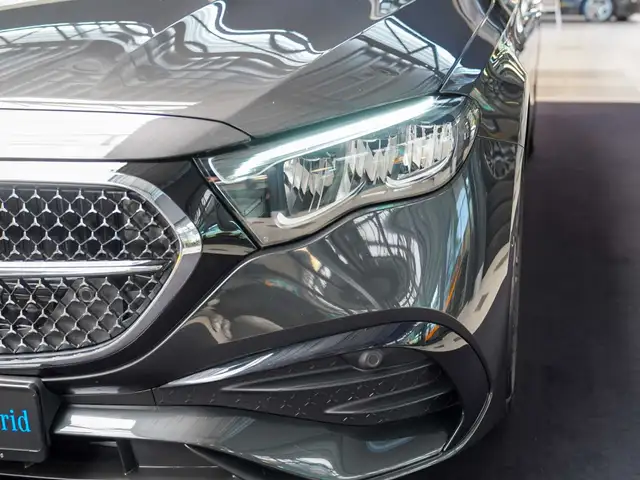 Mercedes-Benz E-Class view 6