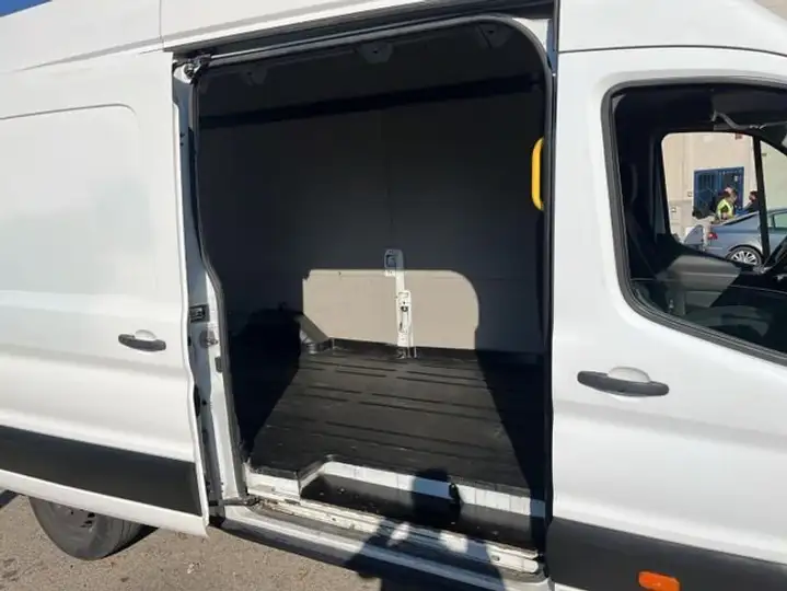 Ford Transit 2023, foto 12