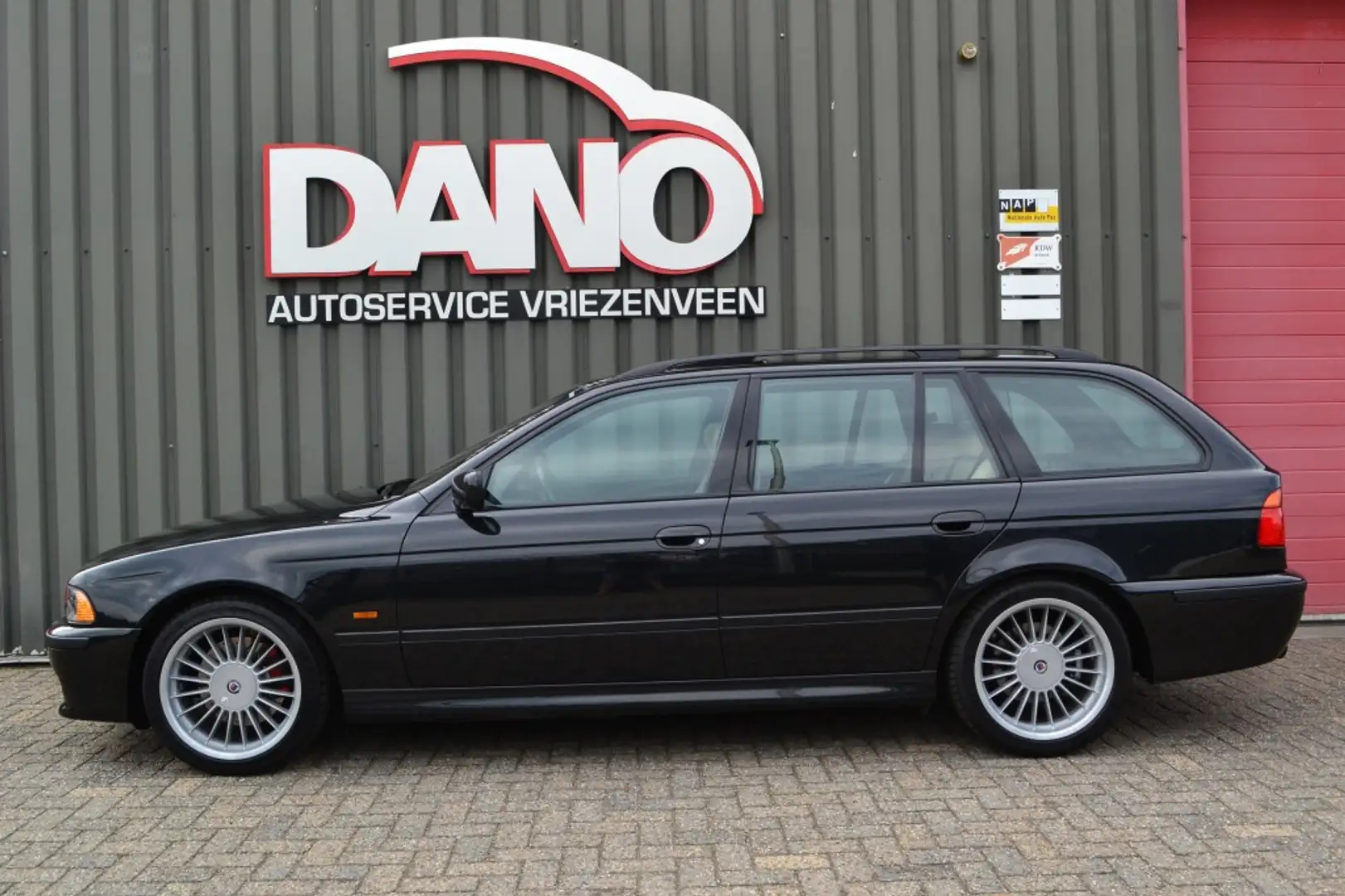 BMW 540 5-serie touring 540i V8 M-Pakket 128.178 km Leer/X Black - 2