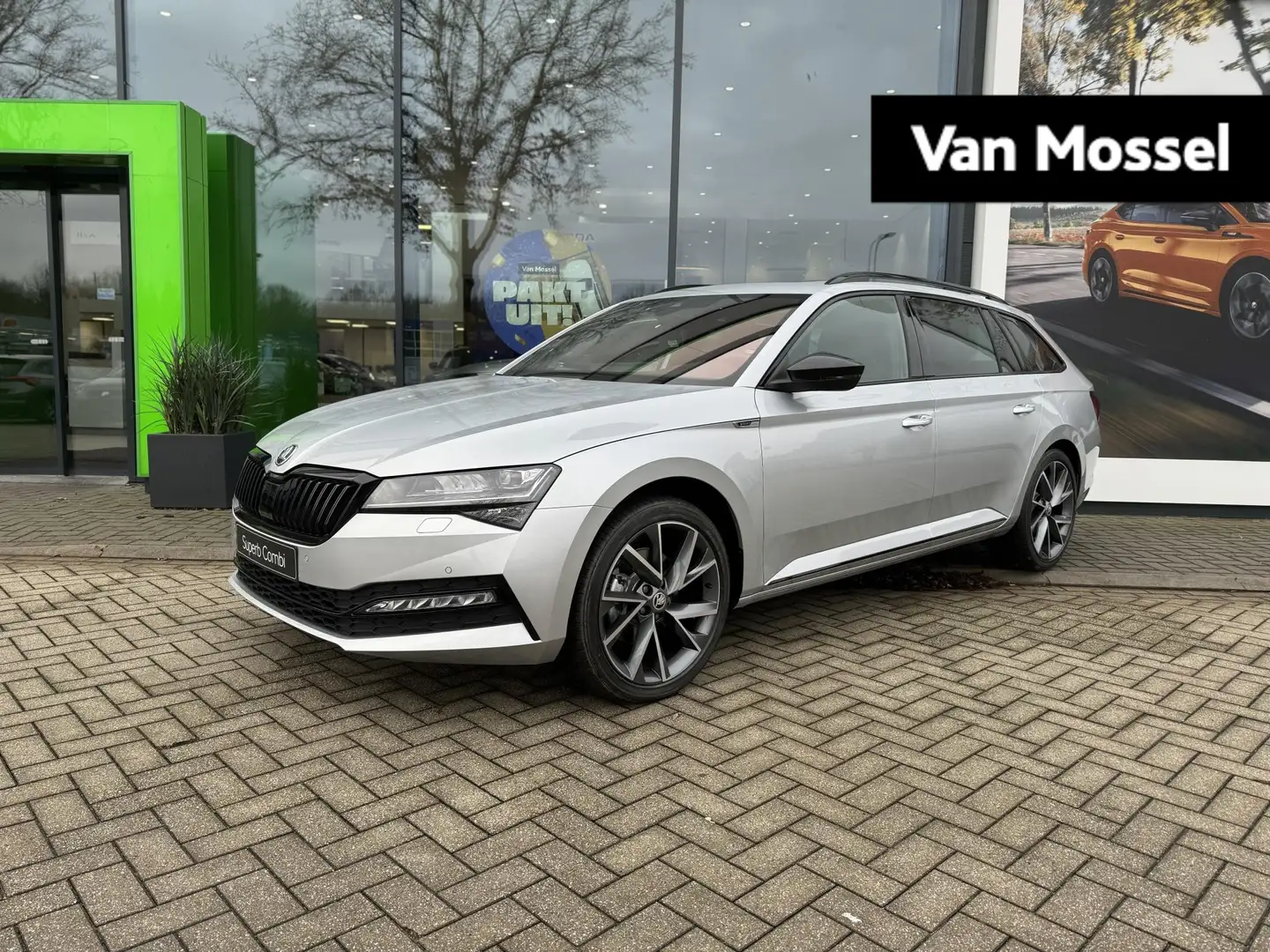 Skoda Superb Combi 1.5 TSI ACT Sportline Business 150PK AUTOMAA Grijs - 1
