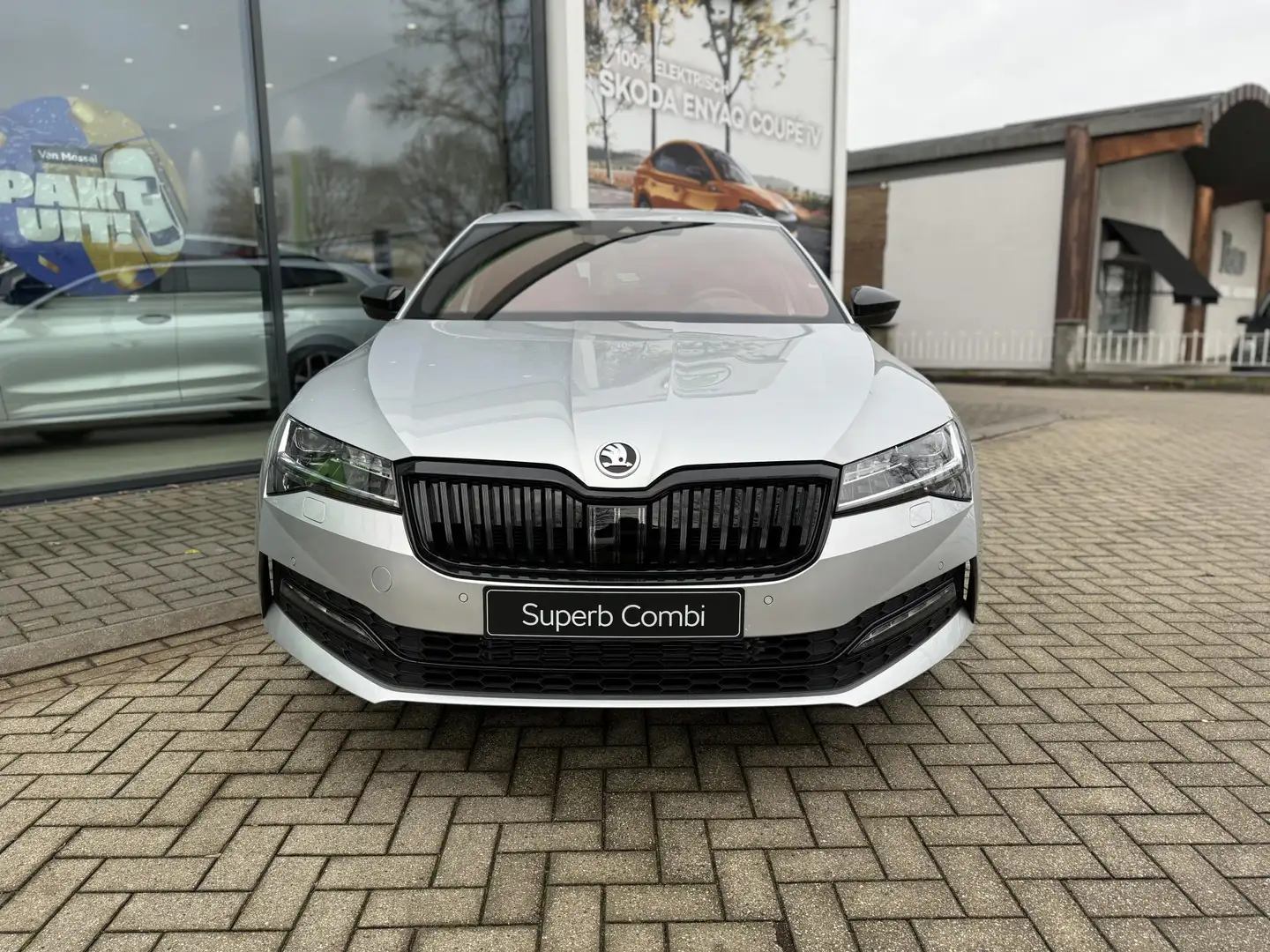 Skoda Superb Combi 1.5 TSI ACT Sportline Business 150PK AUTOMAA Gris - 2