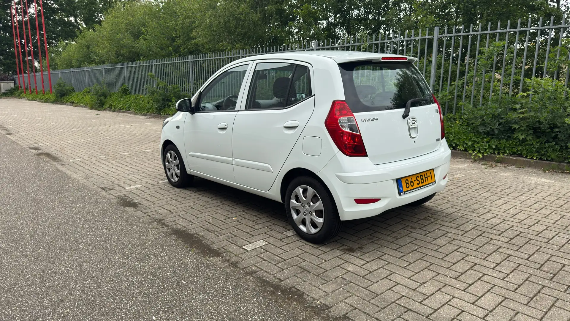 Hyundai i10 1.2 i-Motion Cool Wit - 2