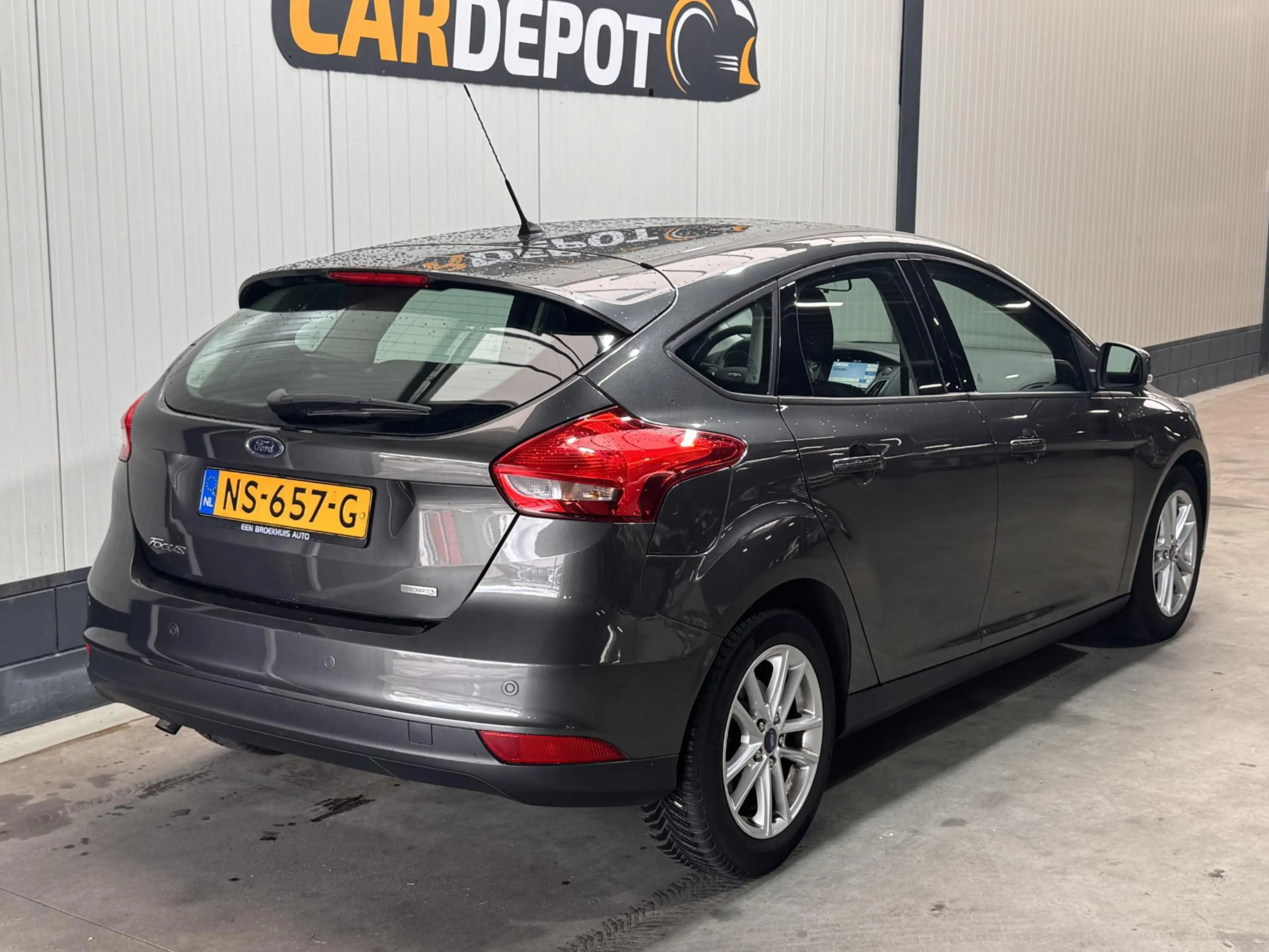 Ford Focus 1.0 Lease Edition DB riem wordt vervangen ! — photo 5