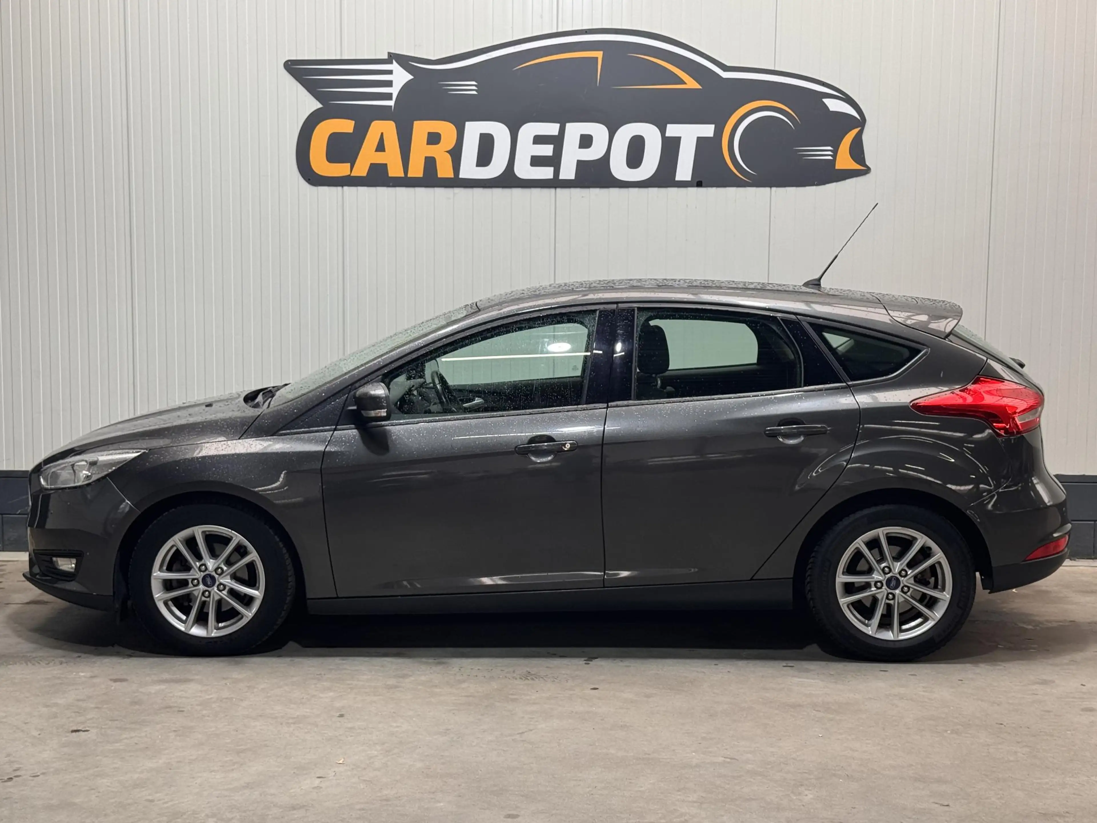 Ford Focus 1.0 Lease Edition DB riem wordt vervangen ! — photo 8