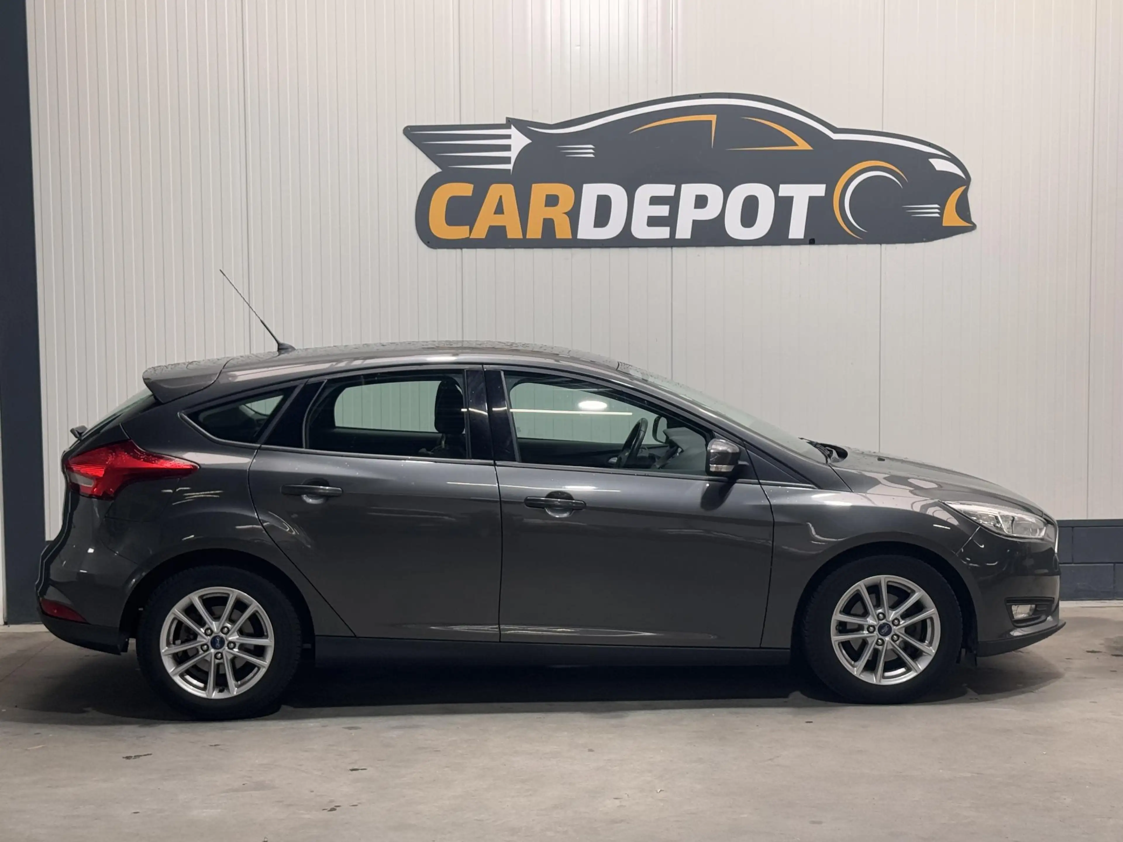 Ford Focus 1.0 Lease Edition DB riem wordt vervangen ! — photo 4