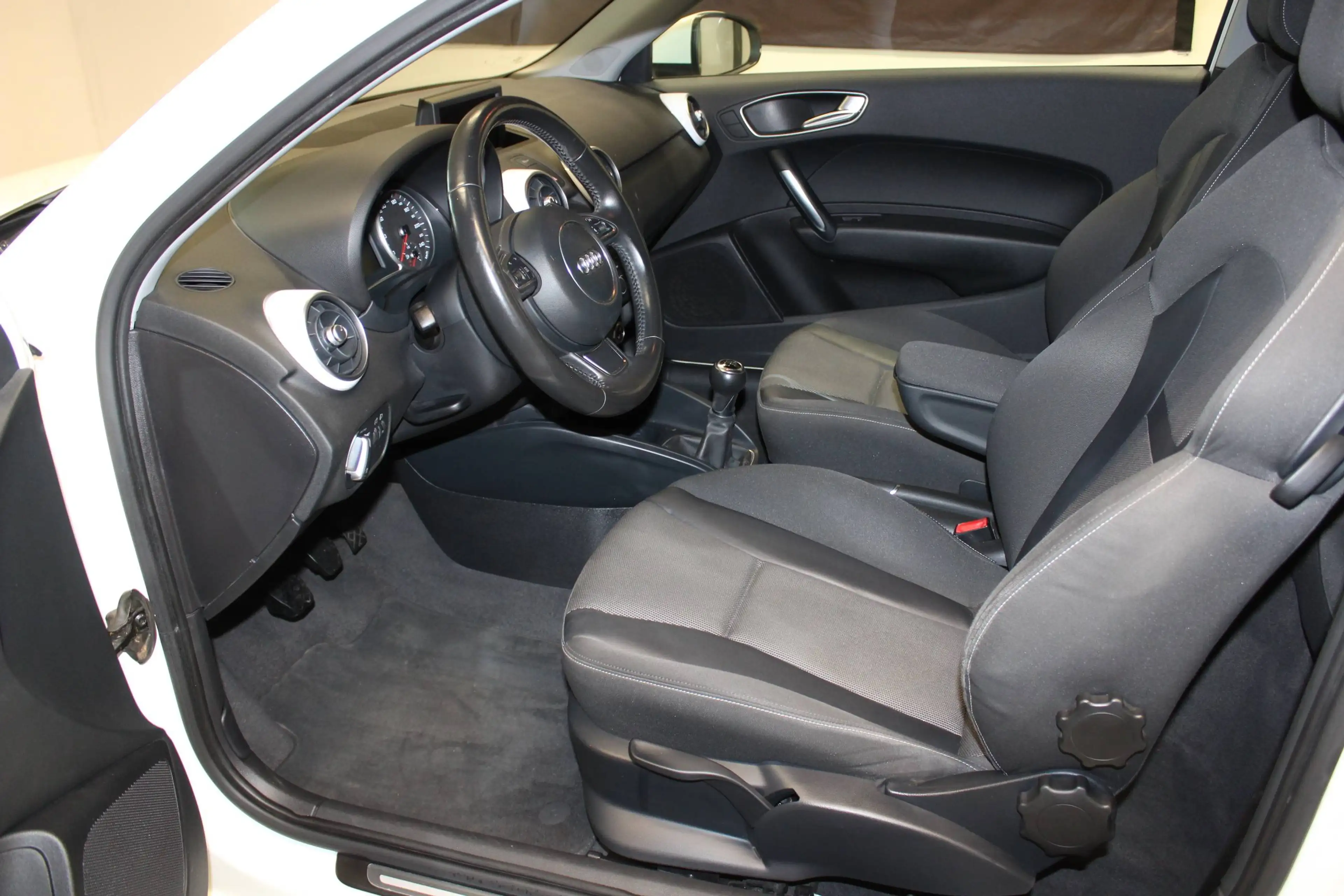 Audi A1 1.2 TFSI Ambition*Sportsitze*Sitzheizung*Klima*Navi*PDC — photo 9