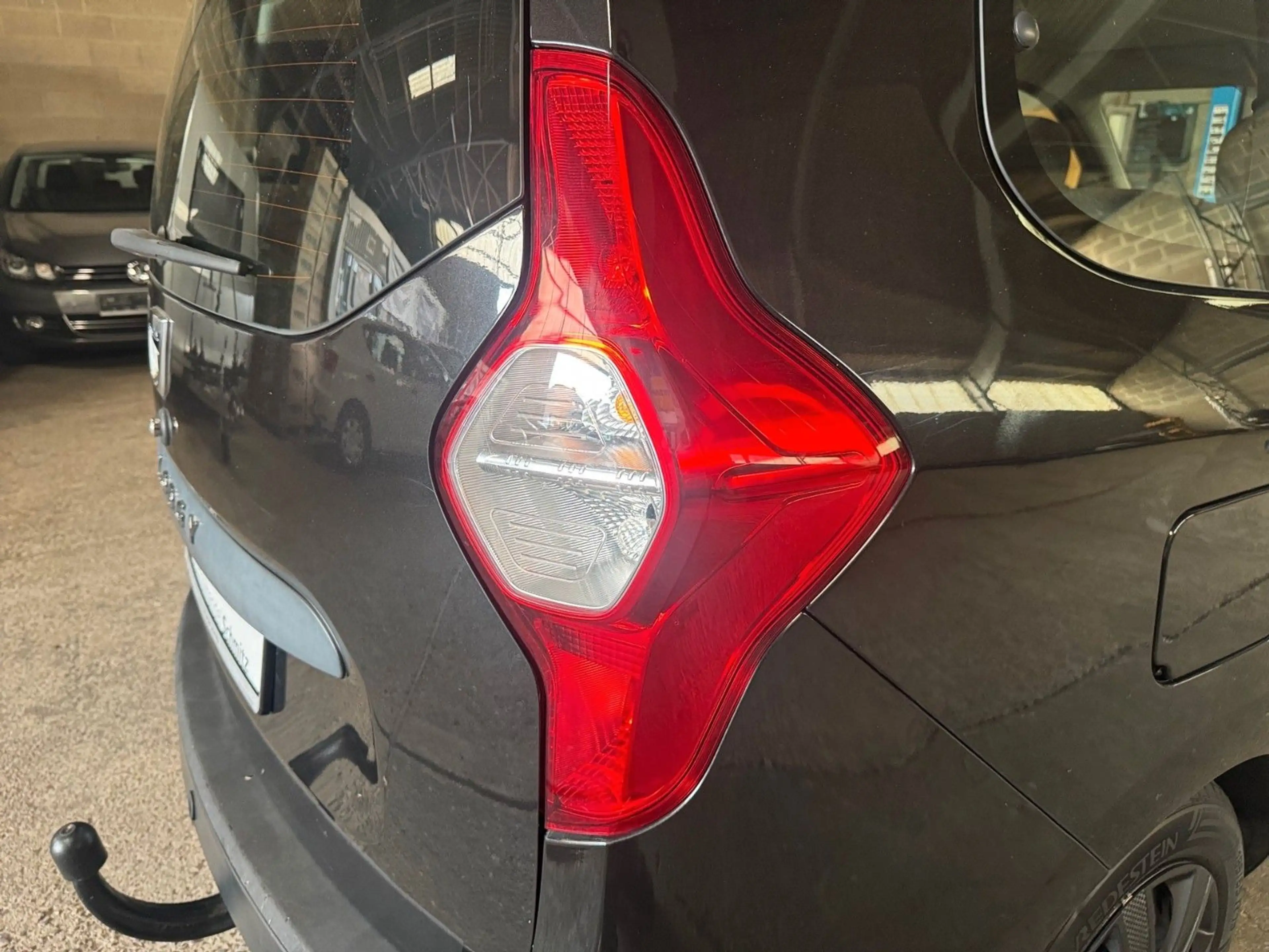 Dacia Lodgy Laureate 1.Hand 7 Sitzer Anhängerkupplung — photo 12