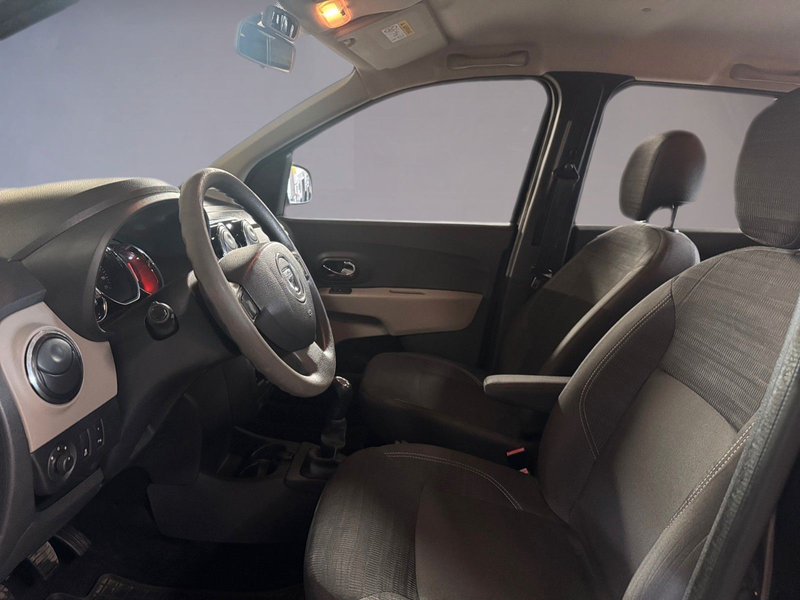 Dacia Lodgy Laureate 1.Hand 7 Sitzer Anhängerkupplung — photo 14