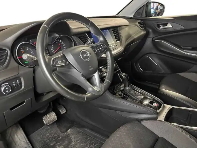 Opel Grandland X view 11