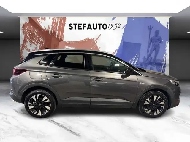 Opel Grandland X view 3