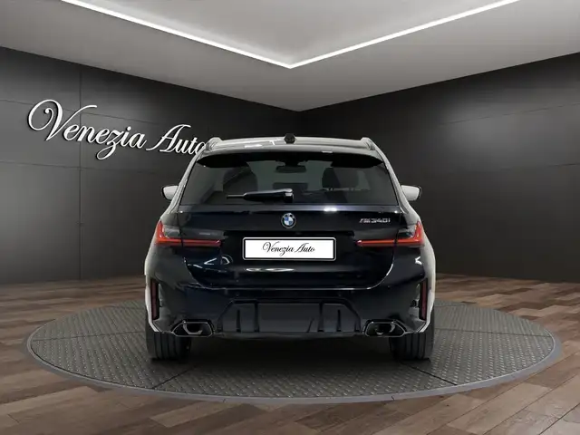 BMW 3 Series view 5